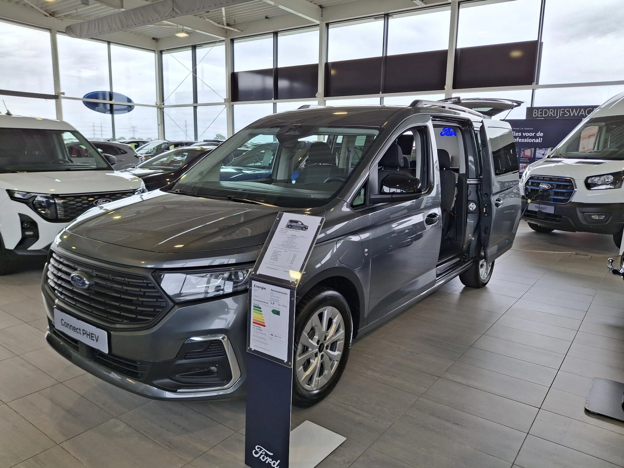 Ford-Transit Connect-image-1