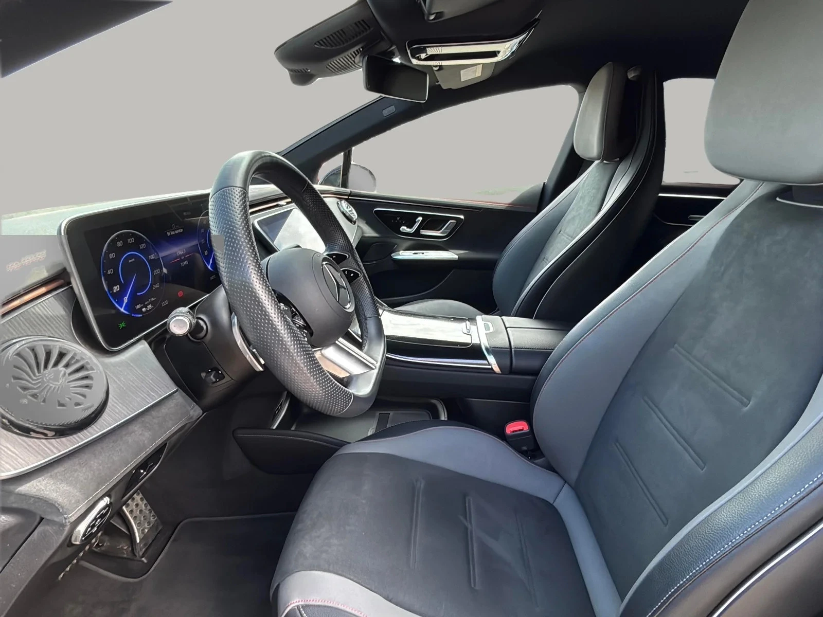 Mercedes-Benz-EQE-image-10