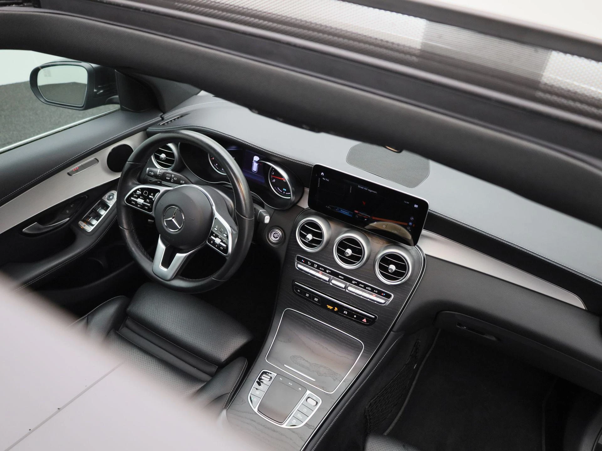 Mercedes-Benz-GLC-image-37