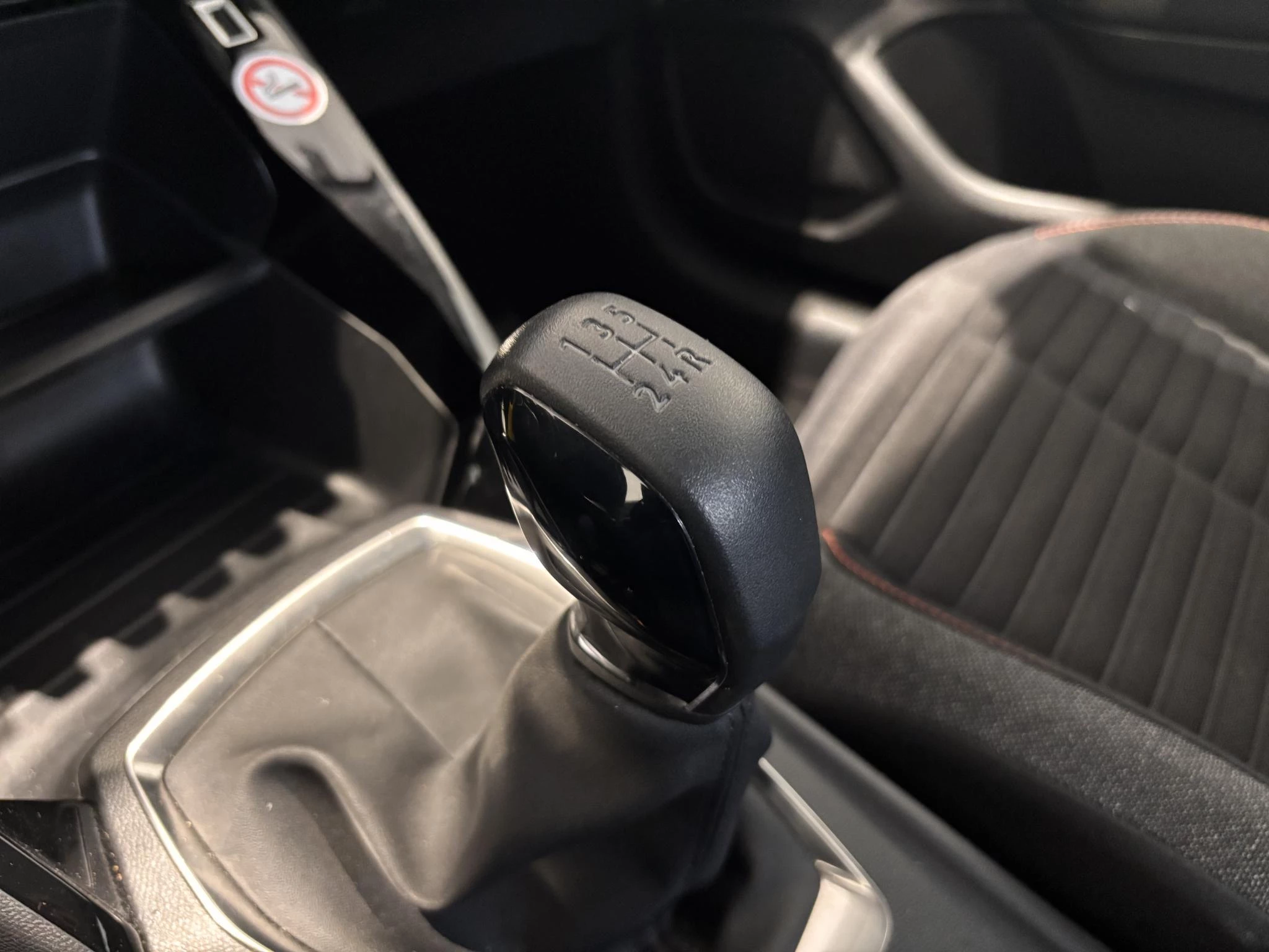 Peugeot-208-image-15