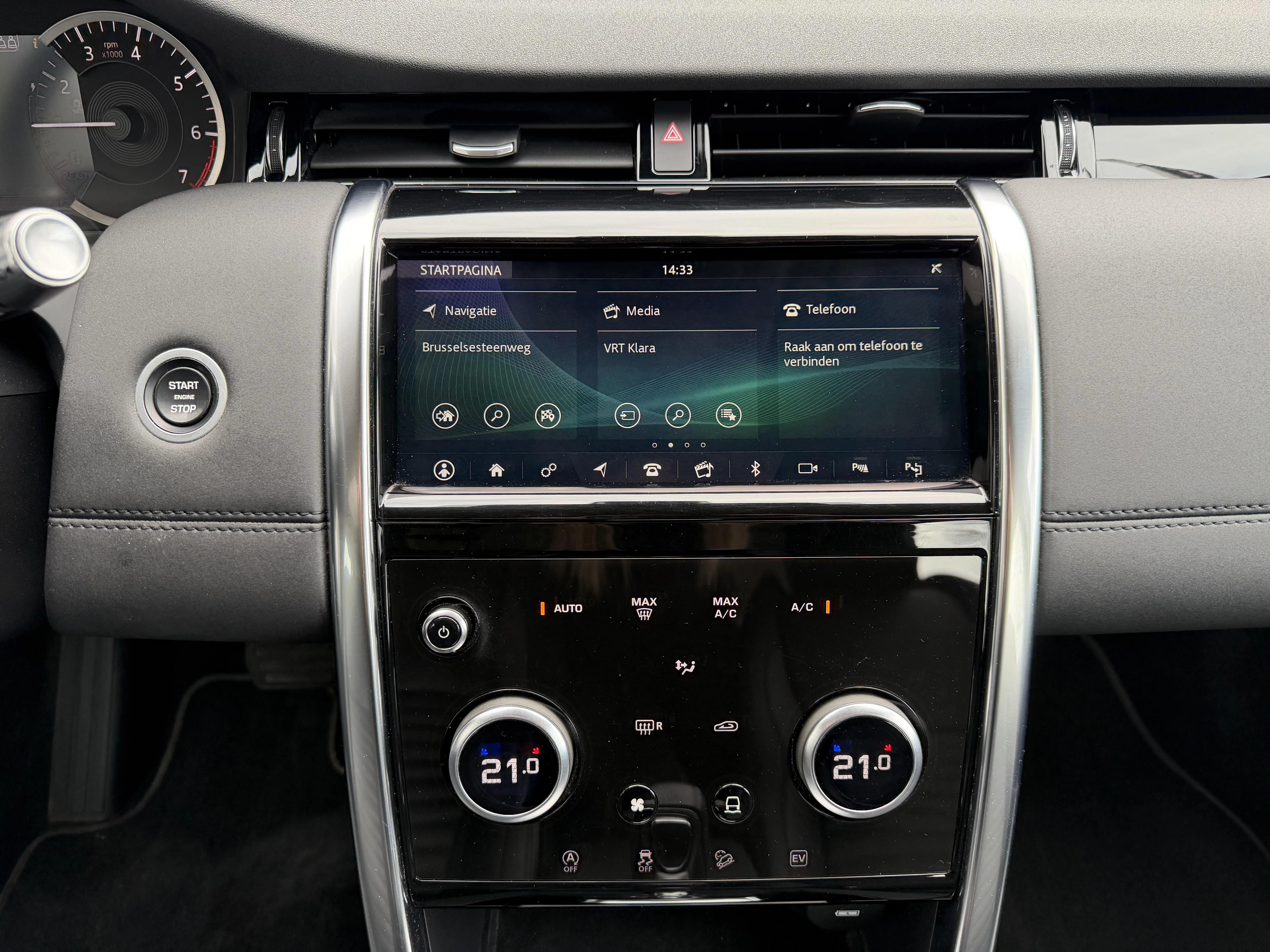 Land Rover-Discovery Sport-image-15