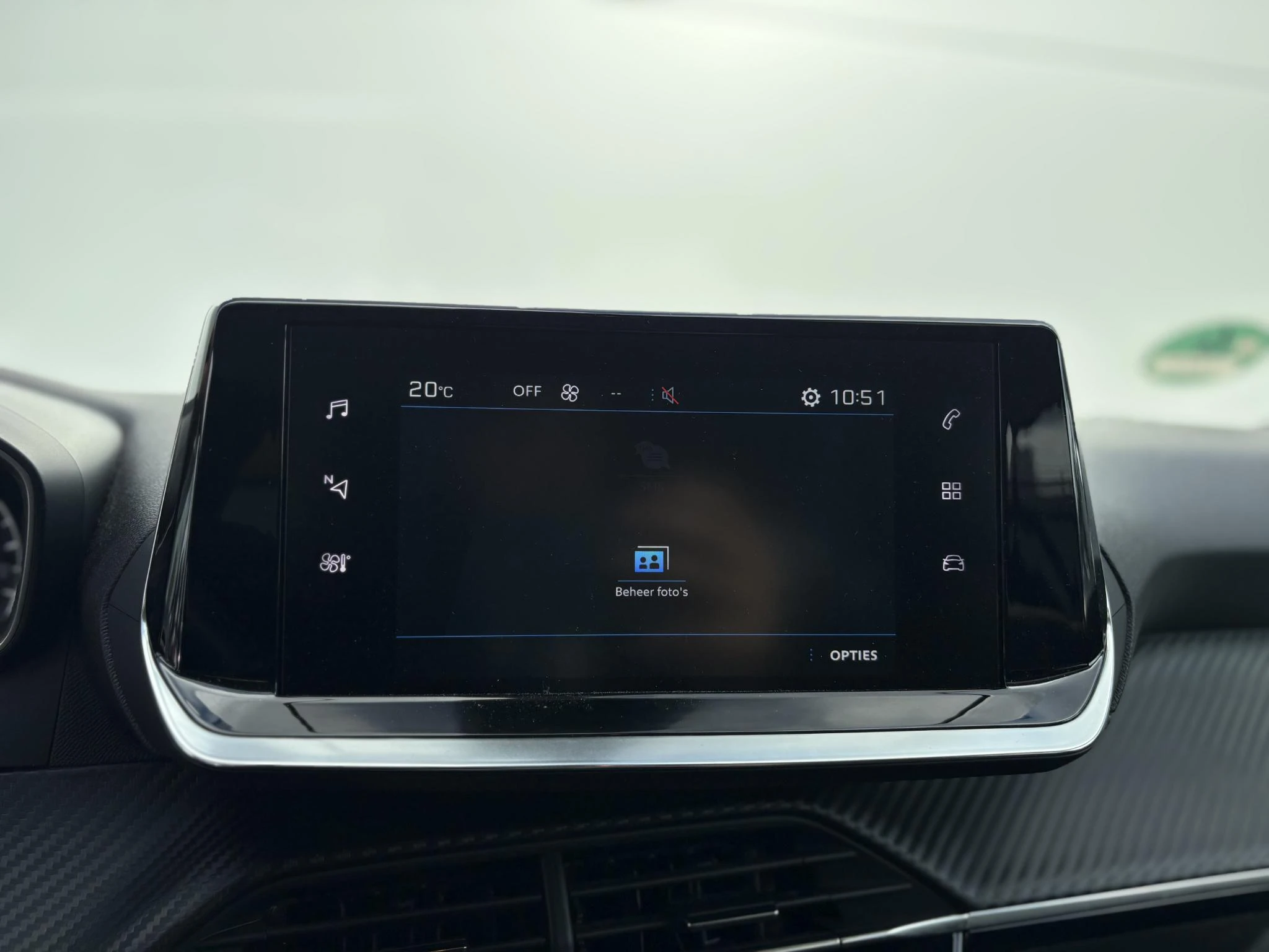 Peugeot-208-image-16