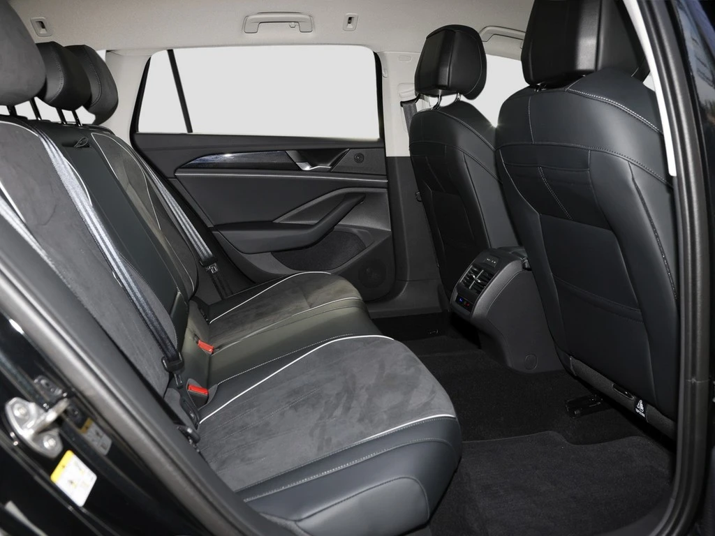 Volkswagen-Passat-image-9