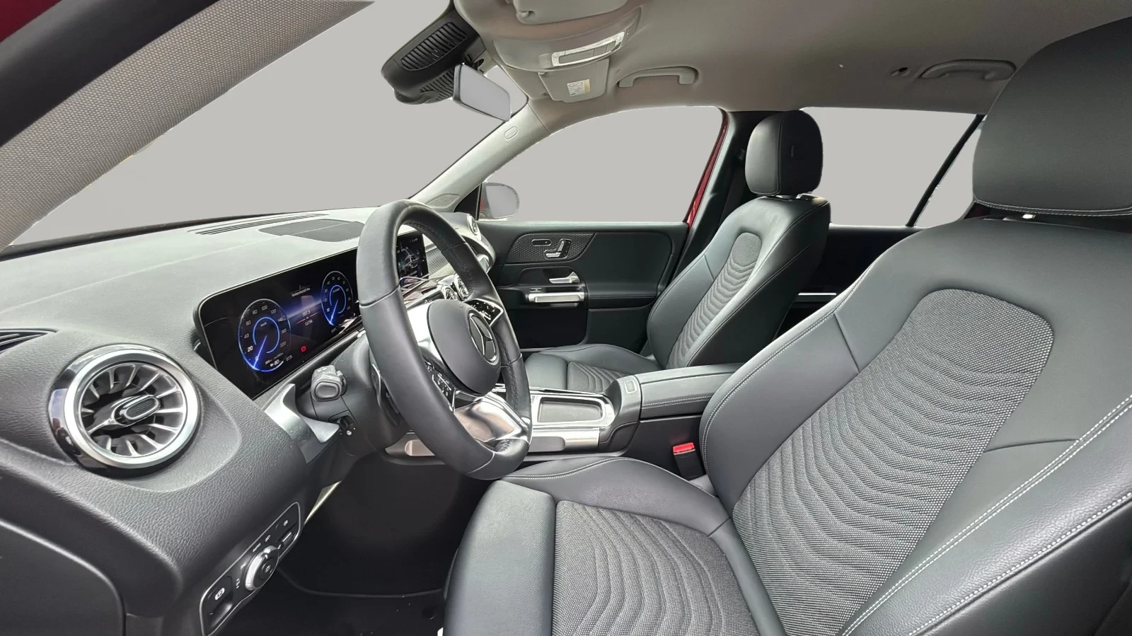 Mercedes-Benz-EQB-image-10