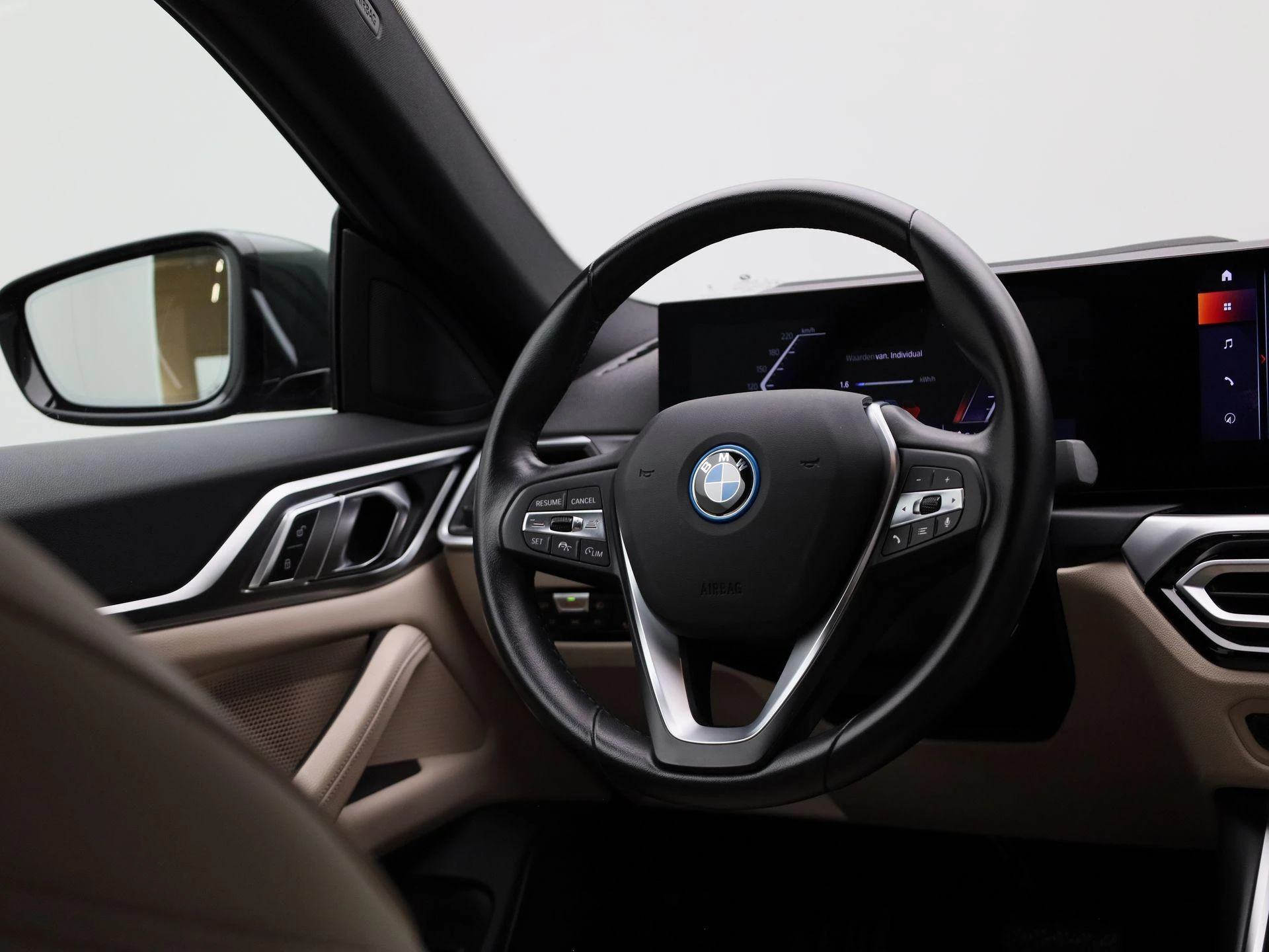BMW-i4-image-42