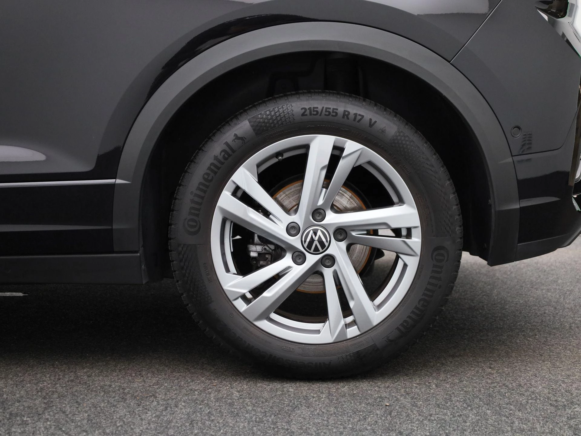 Volkswagen-T-Roc-image-12