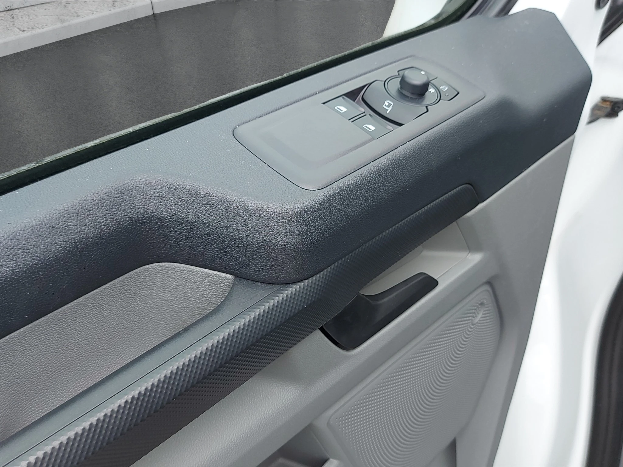 Ford-Transit Custom-image-16