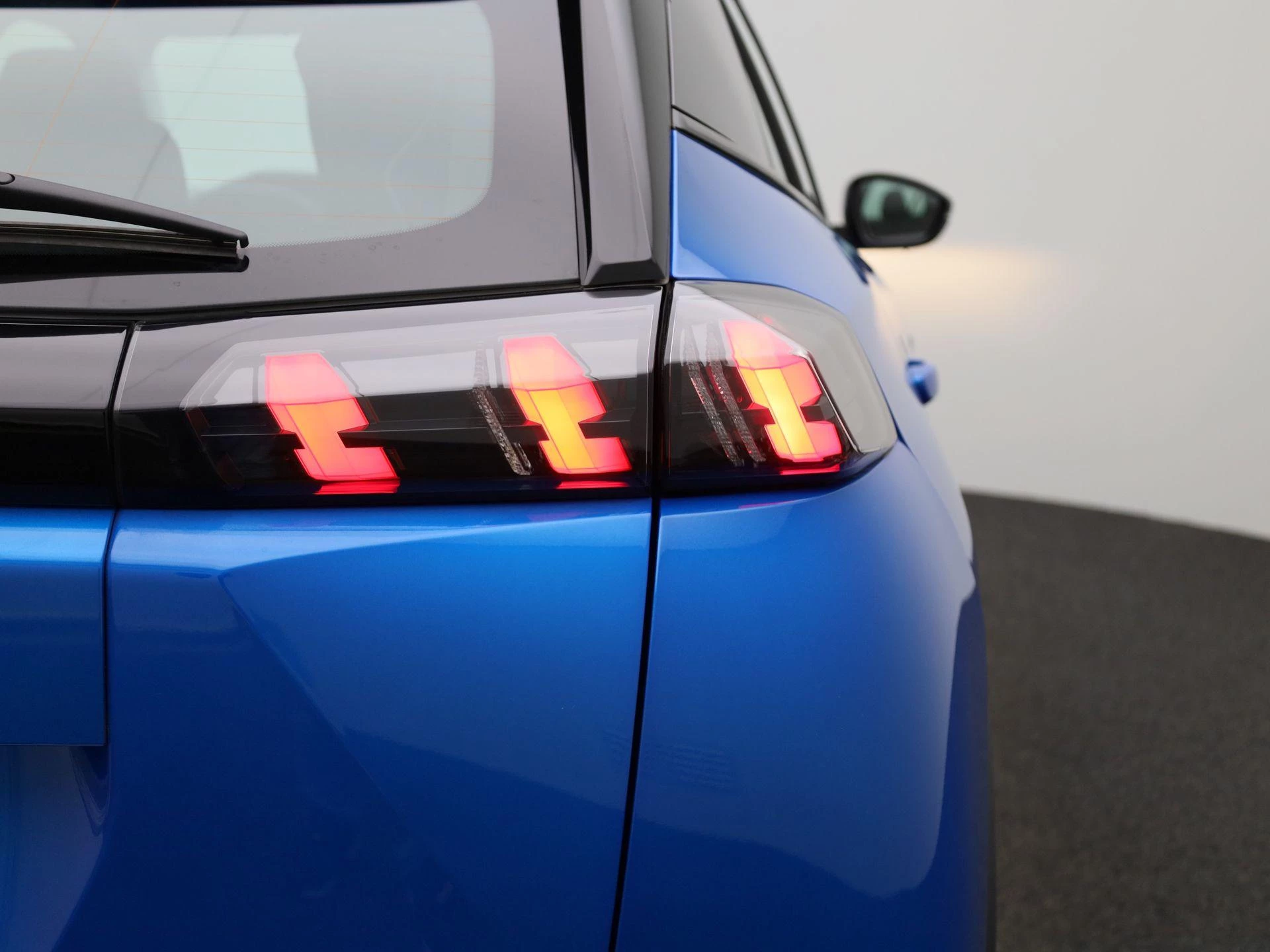 Peugeot-e-2008-image-43
