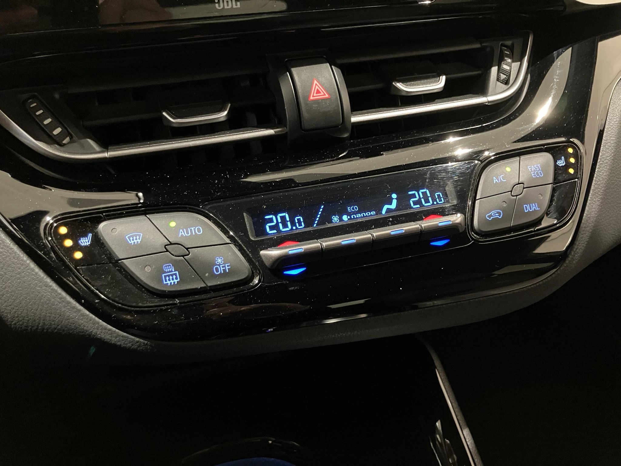 Toyota-C-HR-image-29