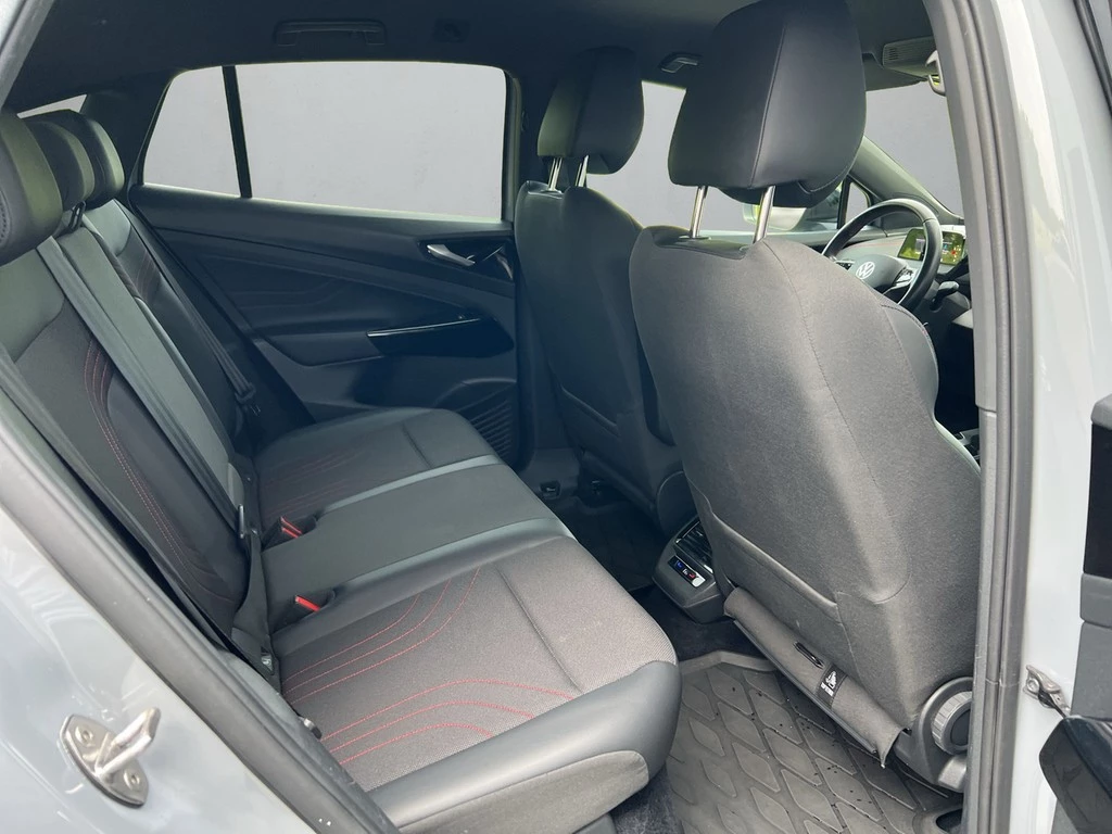 Volkswagen ID.5 GTX 220 kW 4Motion *SOH93%*Wärmepumpe*Navi*