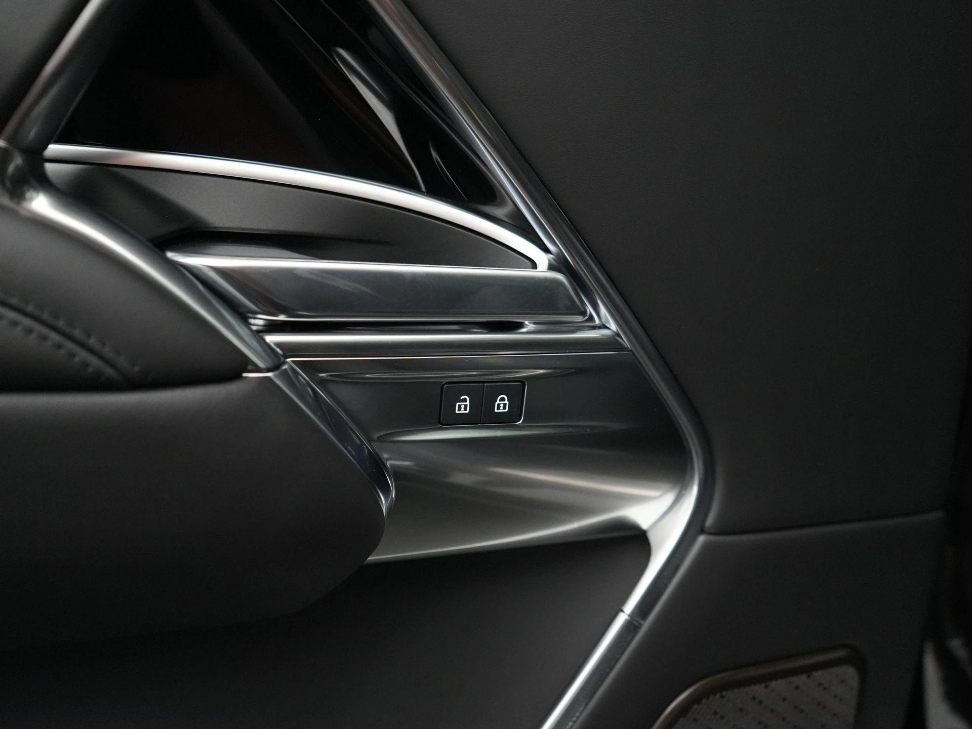 Land Rover-Range Rover-image-38