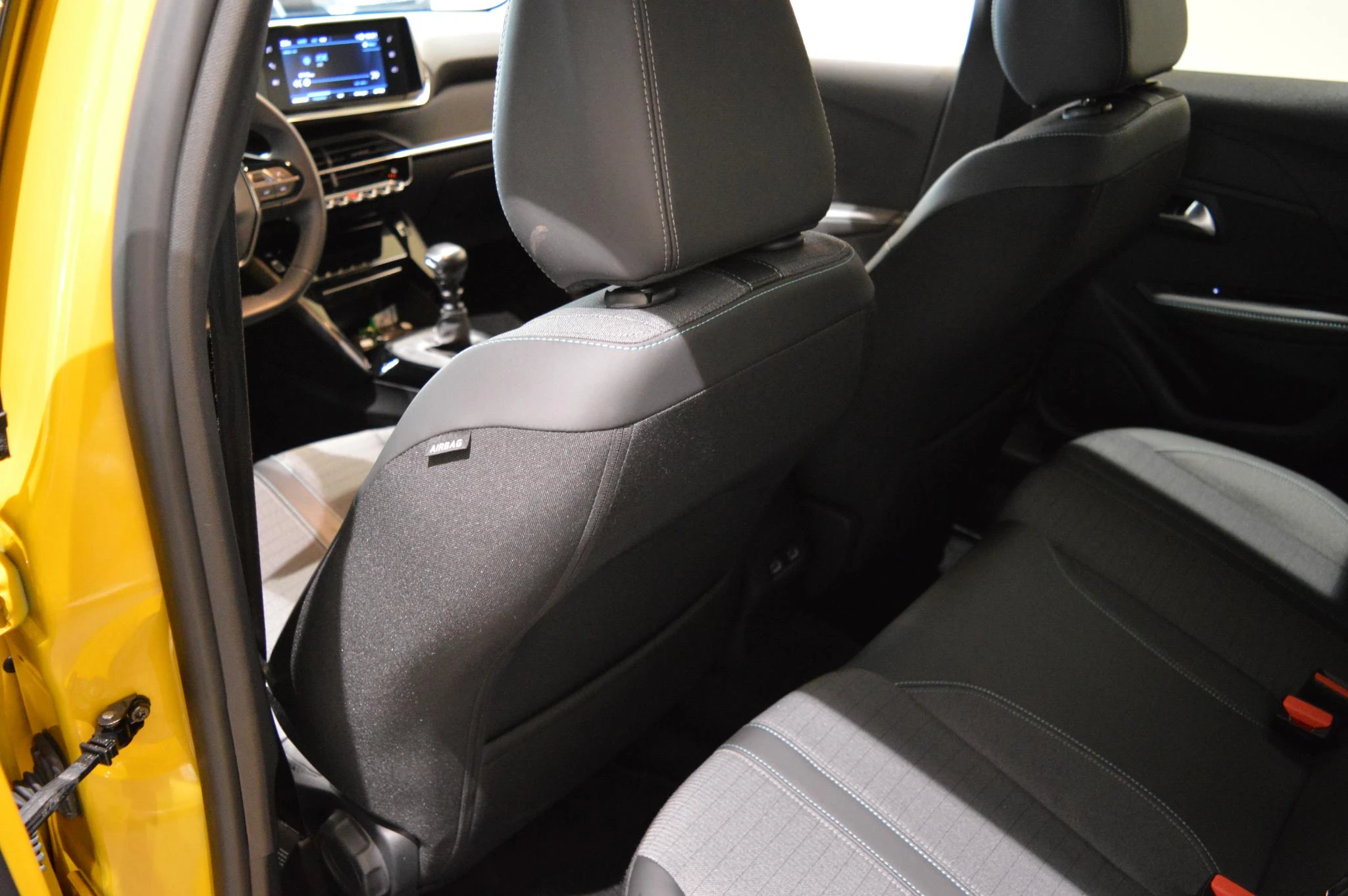 Peugeot-208-image-6