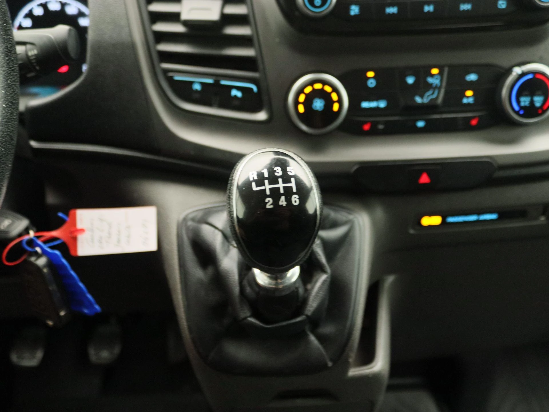 Ford-Transit Custom-image-10