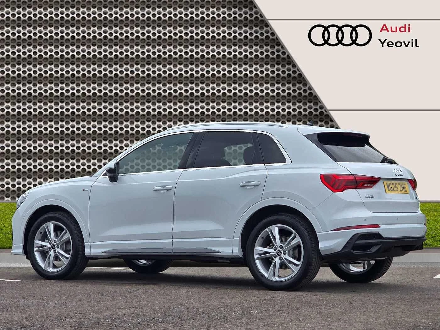 Audi-Q3-image-15