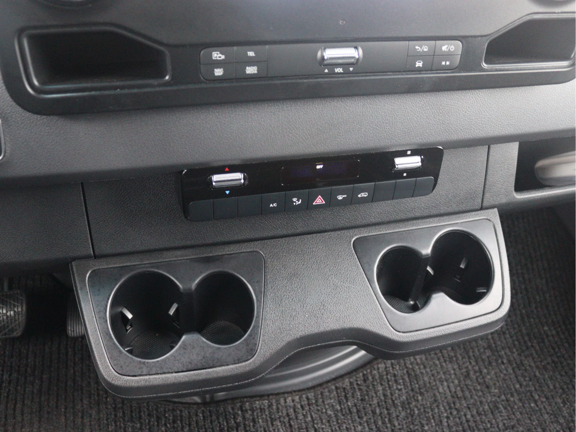 Mercedes-Benz-Sprinter-image-11