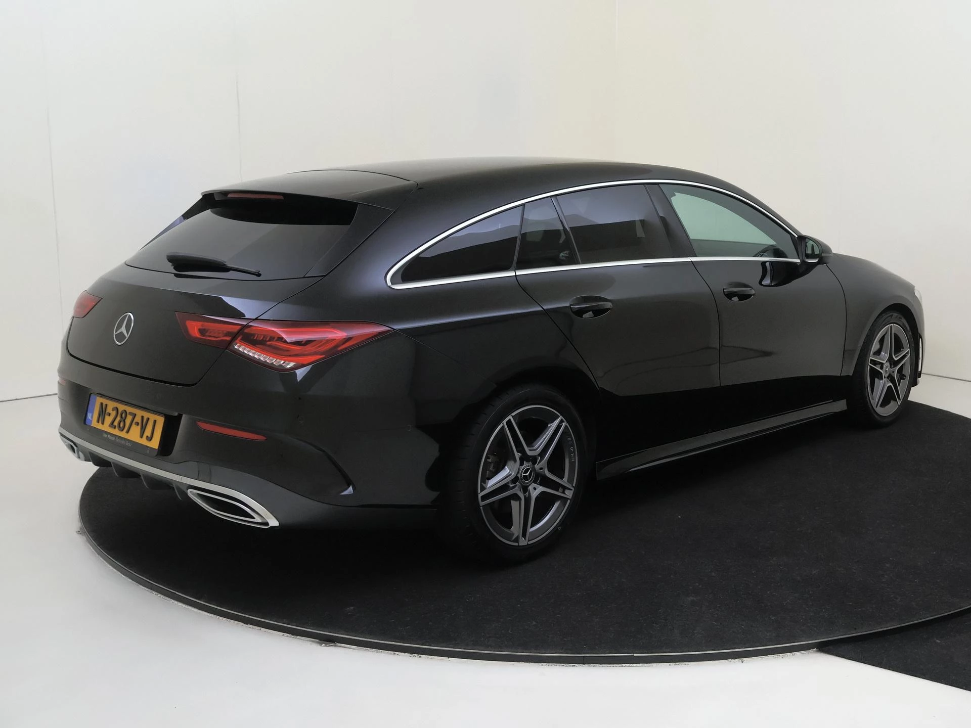 Mercedes-Benz CLA Shooting Brake 180 Business Solution AMG