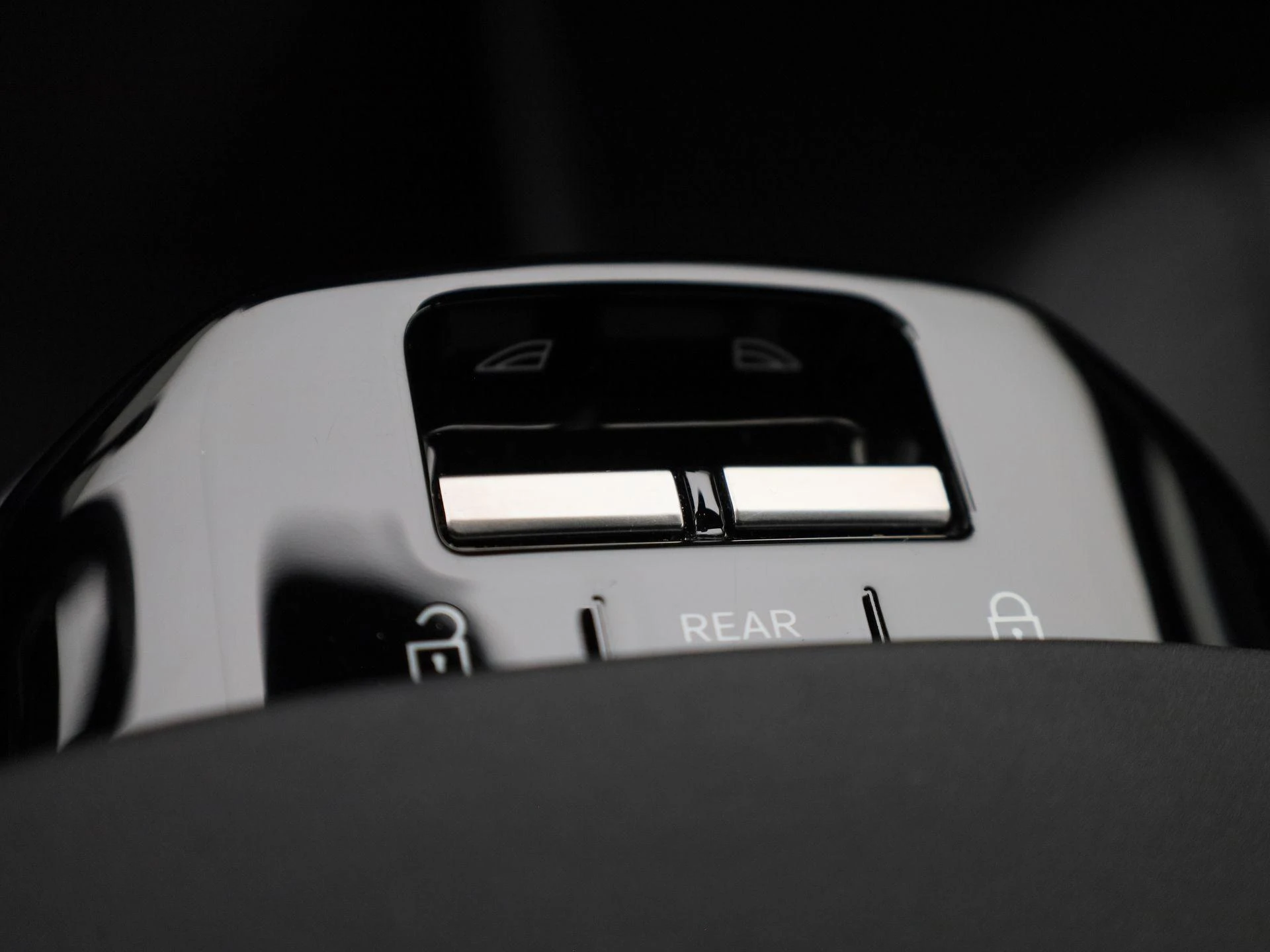 Volvo-EX30-image-16