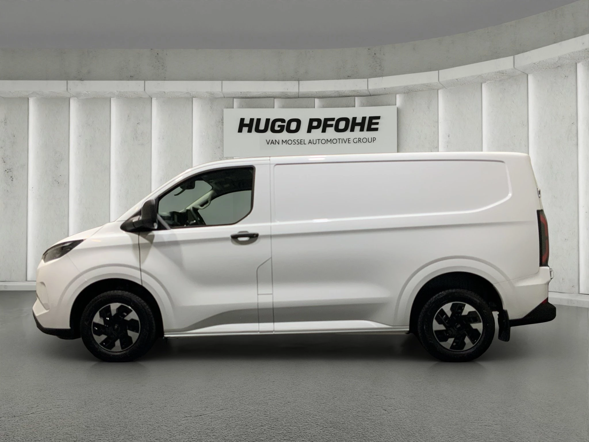 Ford-Transit Custom-image-1