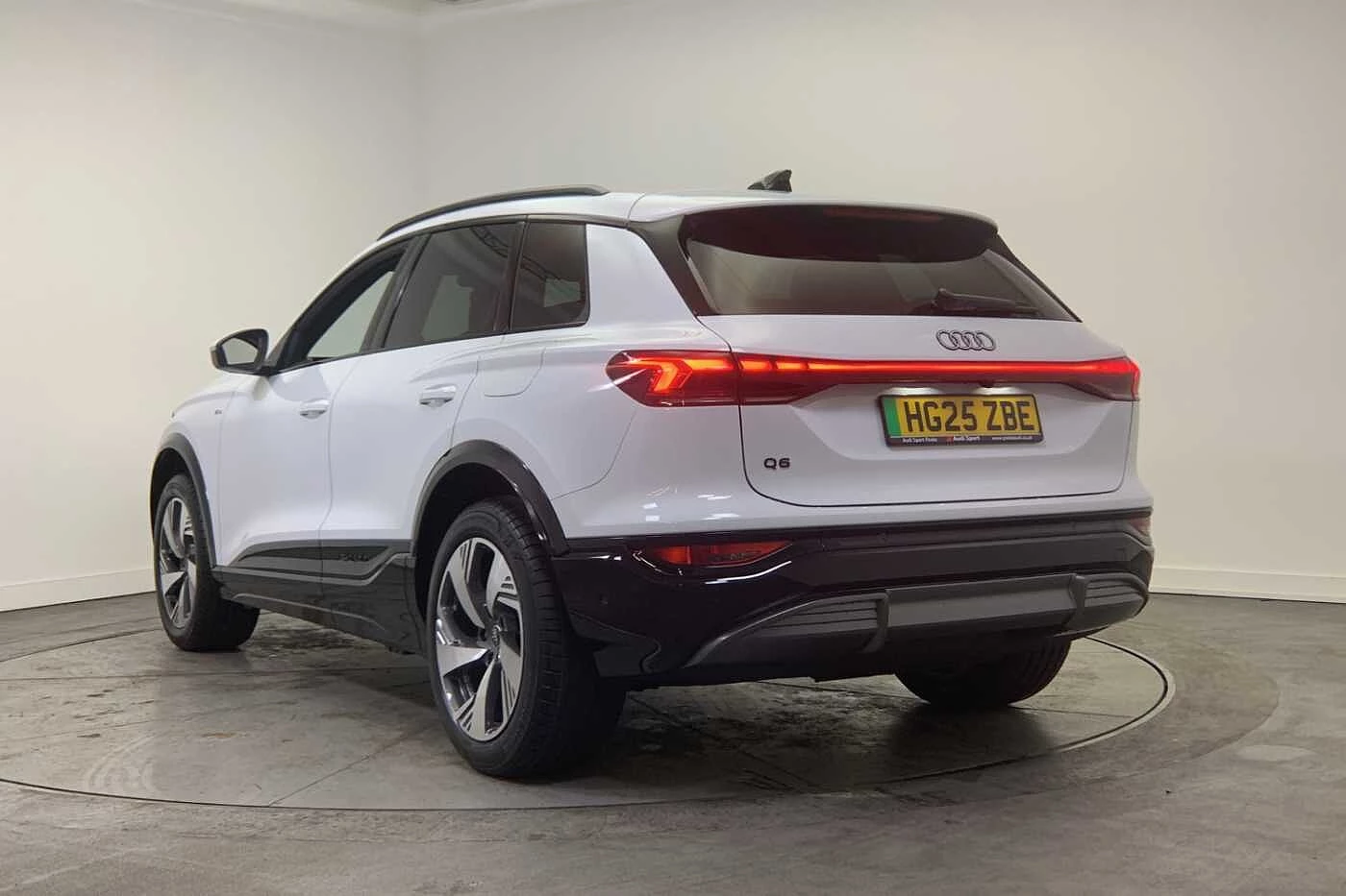 Audi-Q6 e-tron-image-2