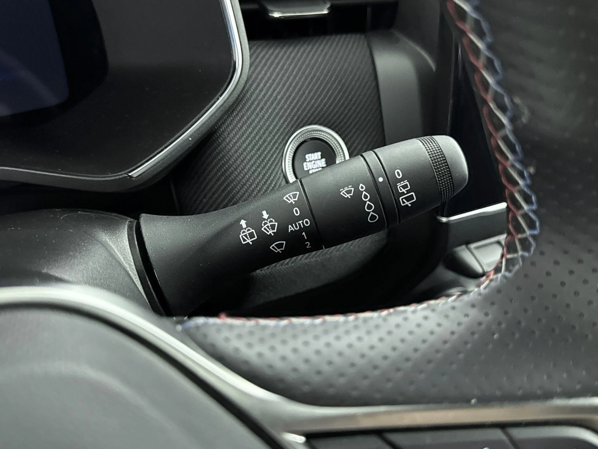 Renault-Clio-image-13