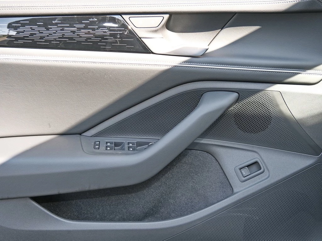 Volkswagen Passat Elegance 2.0 l TDI DSG 110 kW / 150 PS
