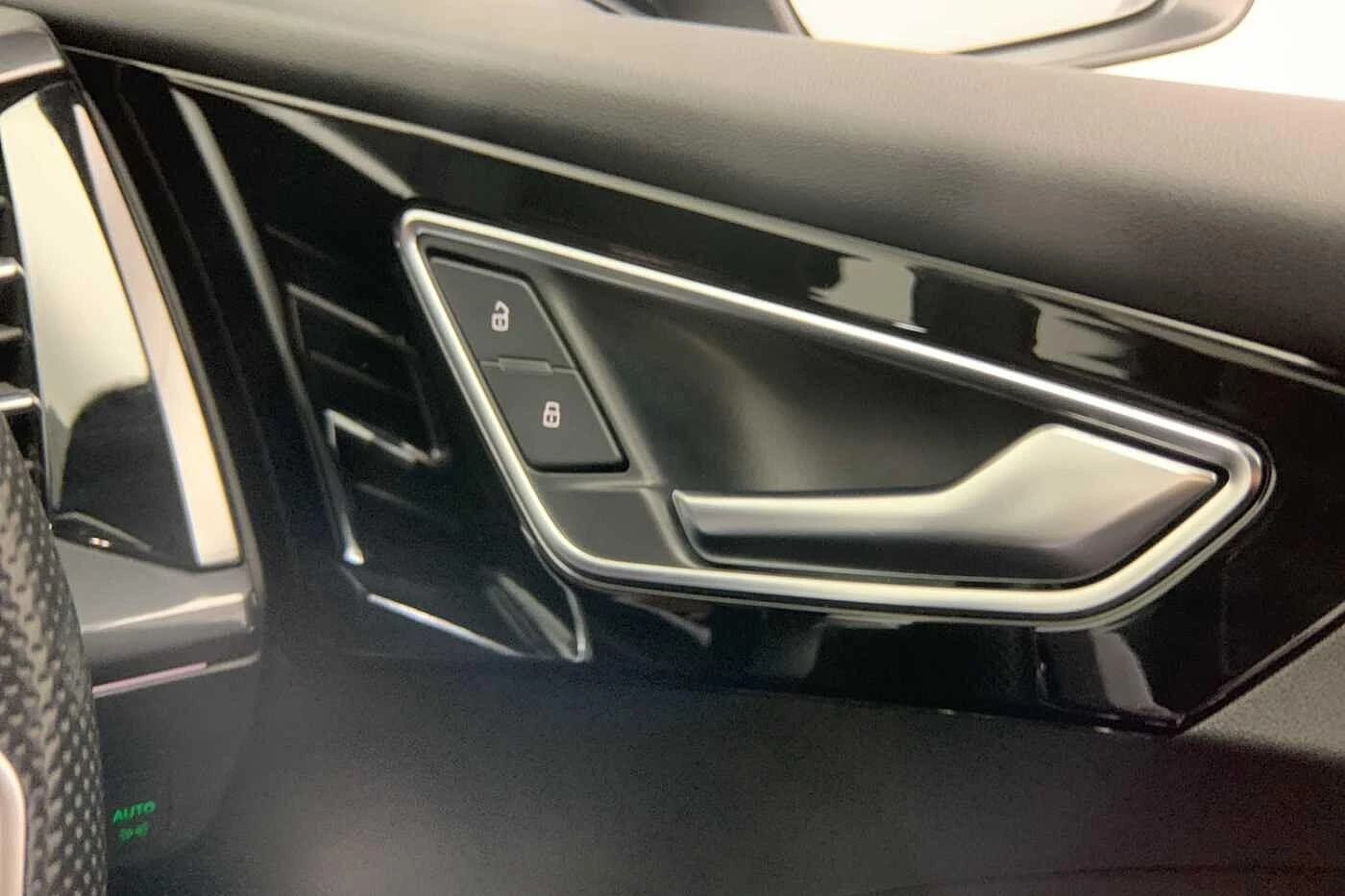 Audi-Q4 Sportback e-tron-image-16