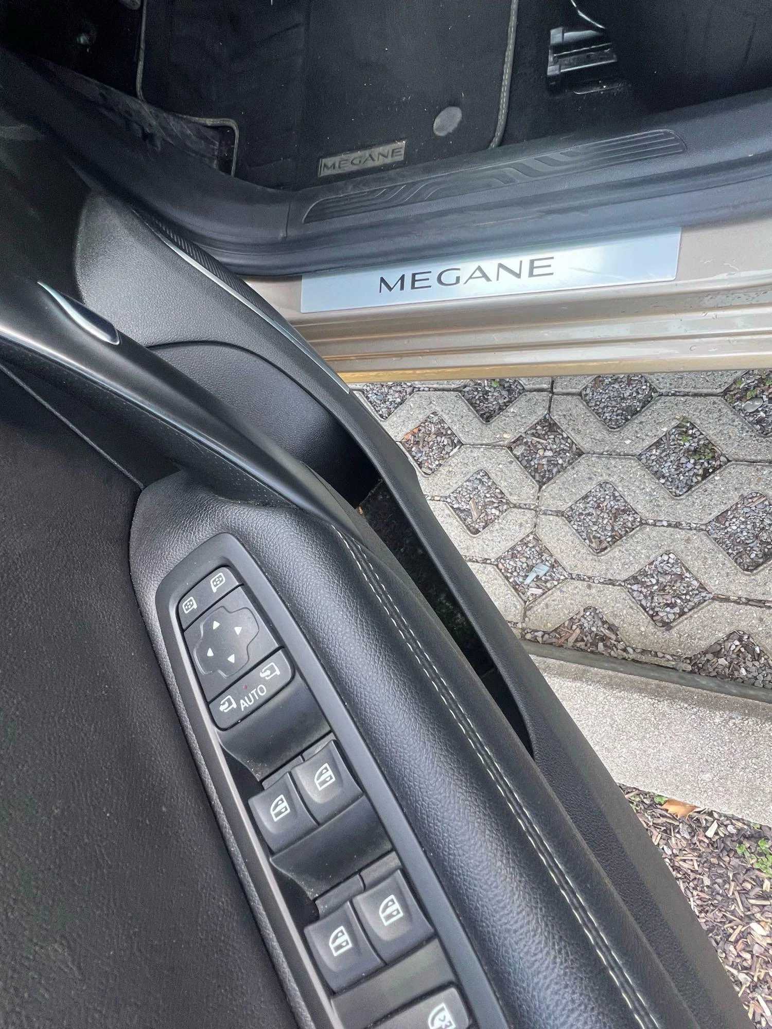 Renault-Mégane Grand Tour-image-25
