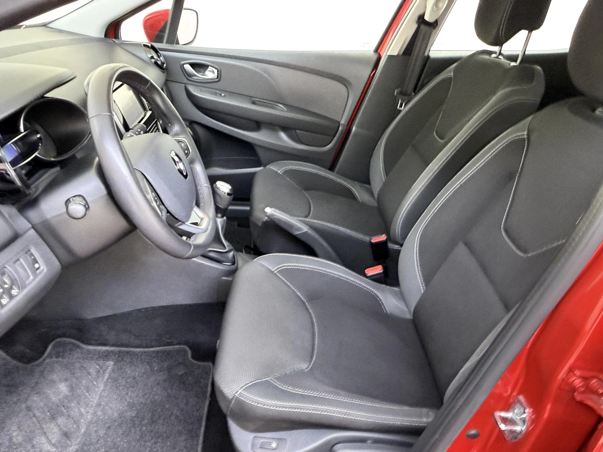 Renault-Clio-image-14