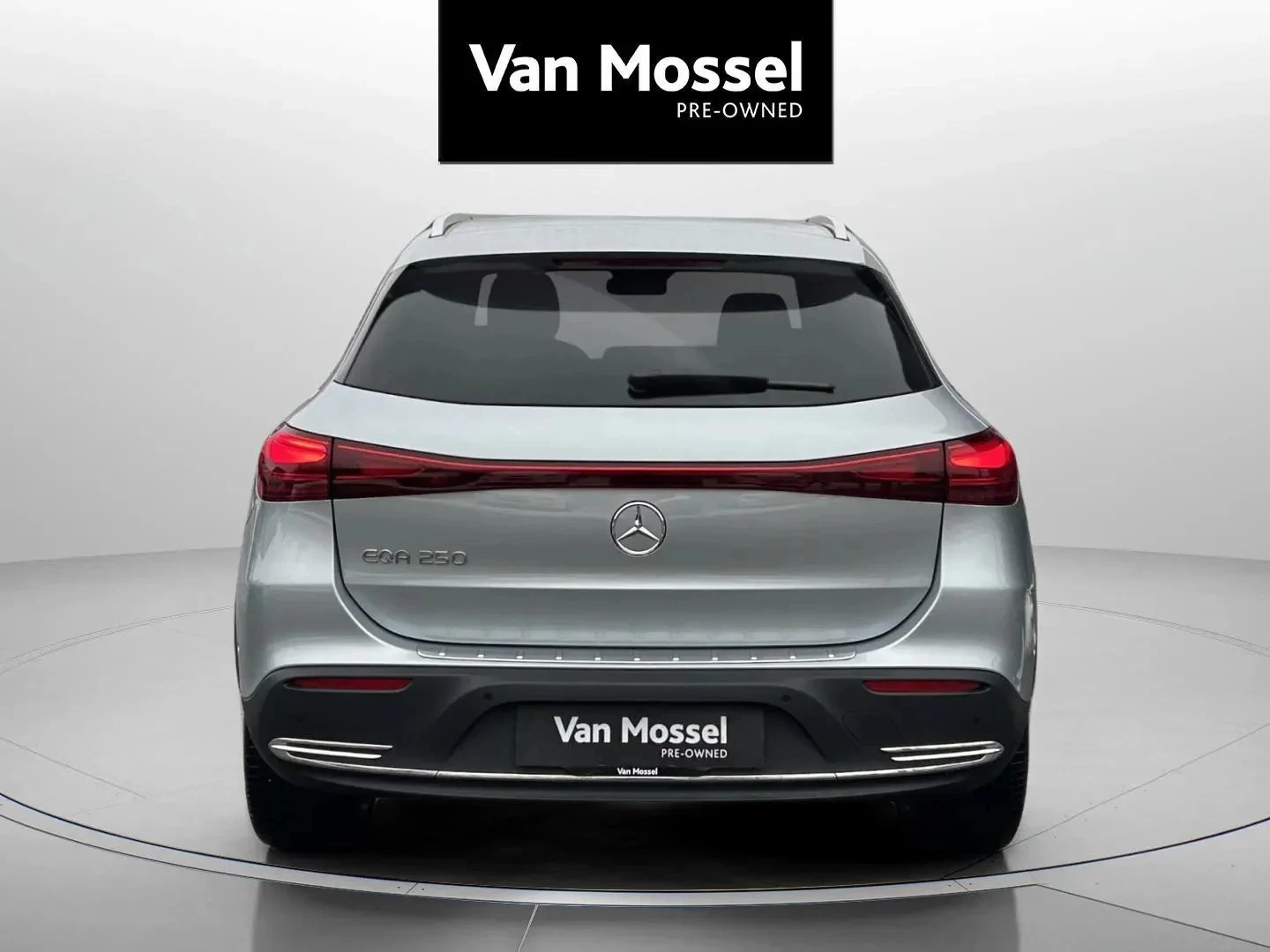 Mercedes-Benz-EQA-image-6