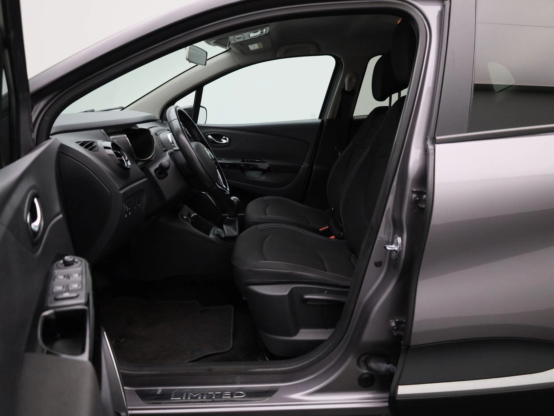 Renault-Captur-image-7