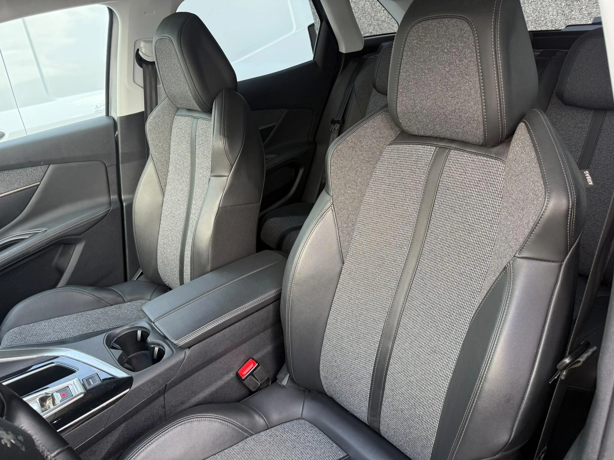 Peugeot-3008-image-11