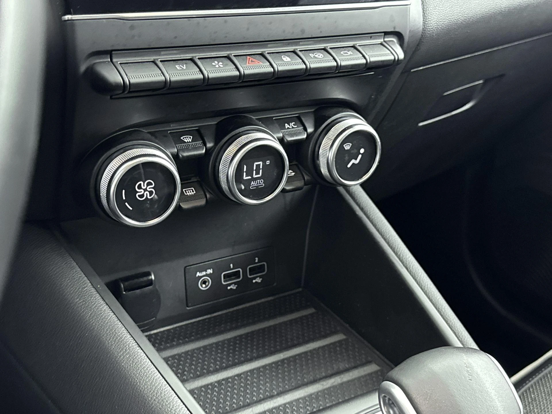 Renault-Captur-image-19