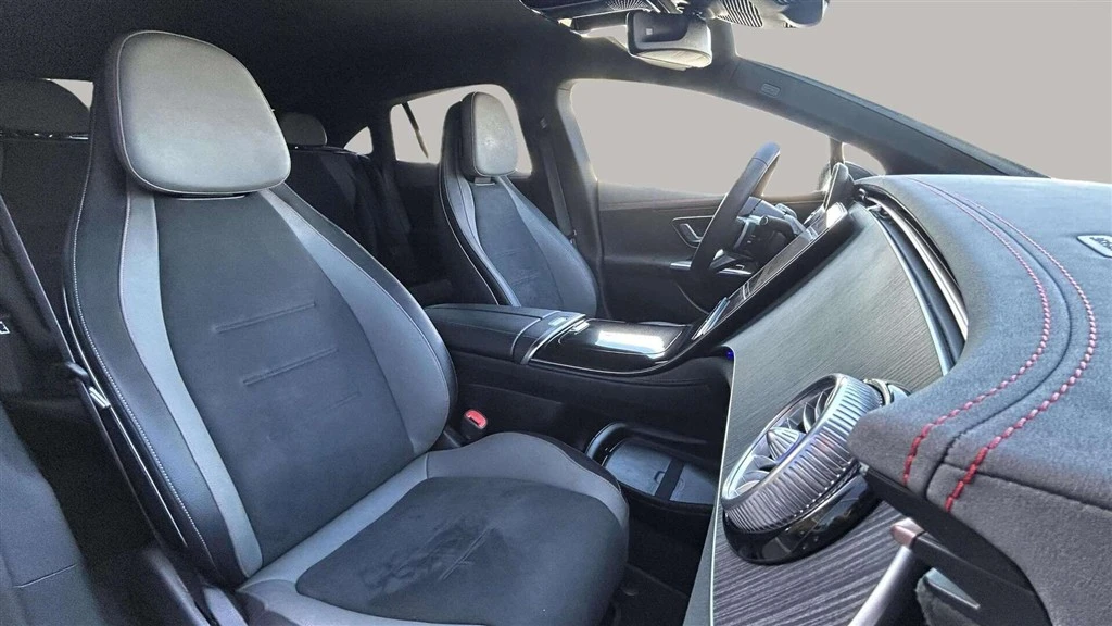 Mercedes-Benz-EQE-image-19