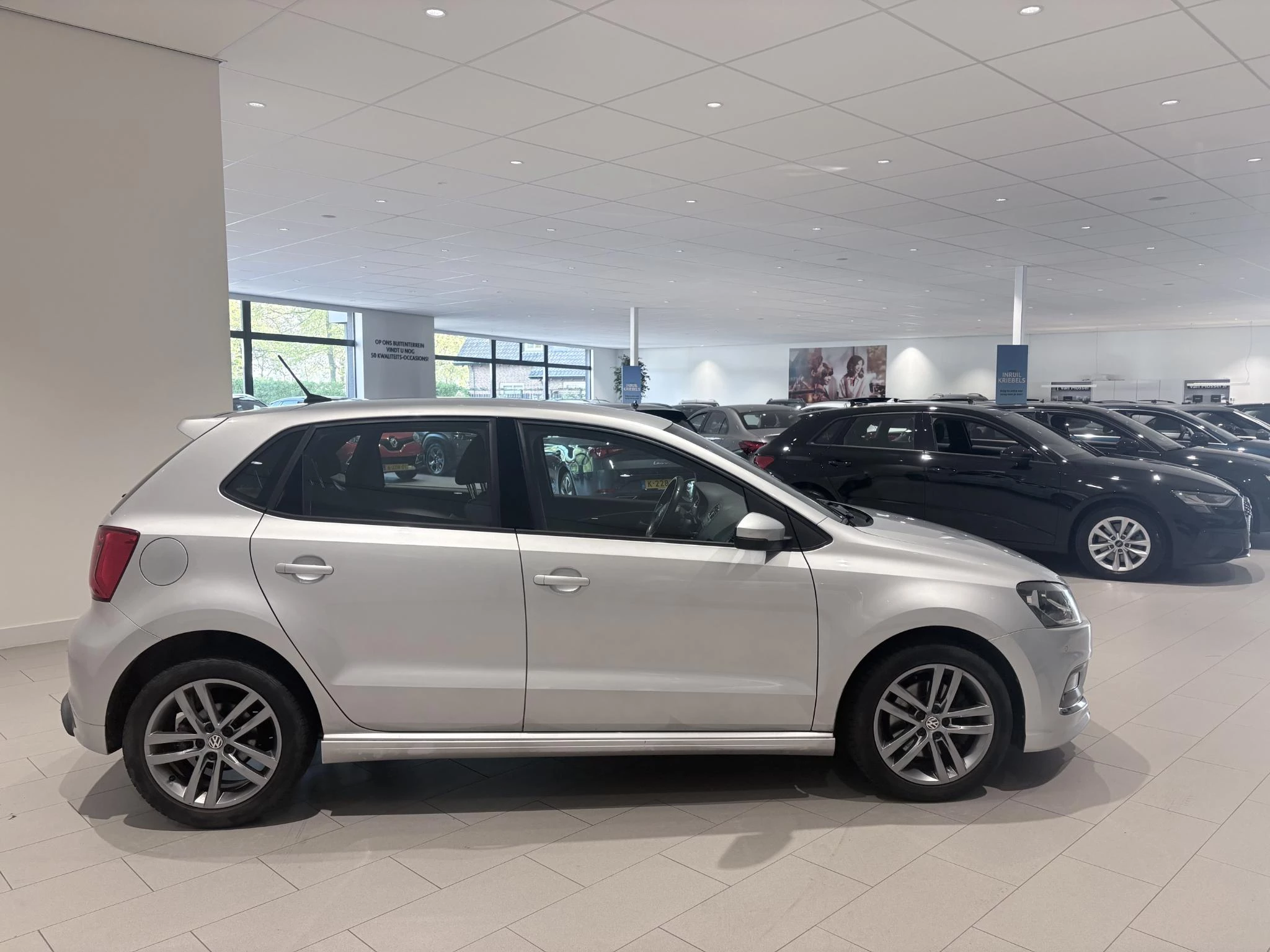 Volkswagen-Polo-image-5