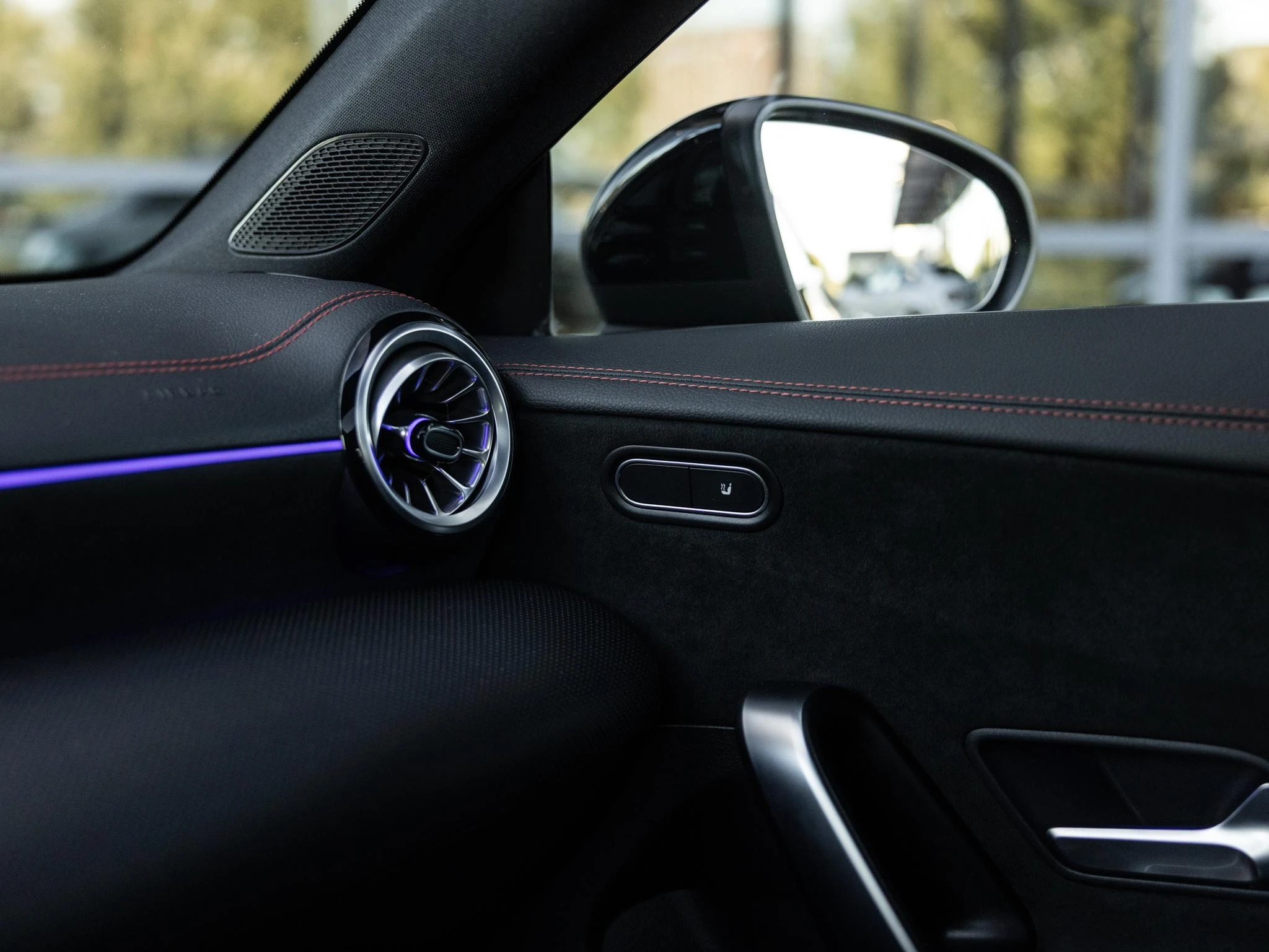 Mercedes-Benz-CLA-image-52