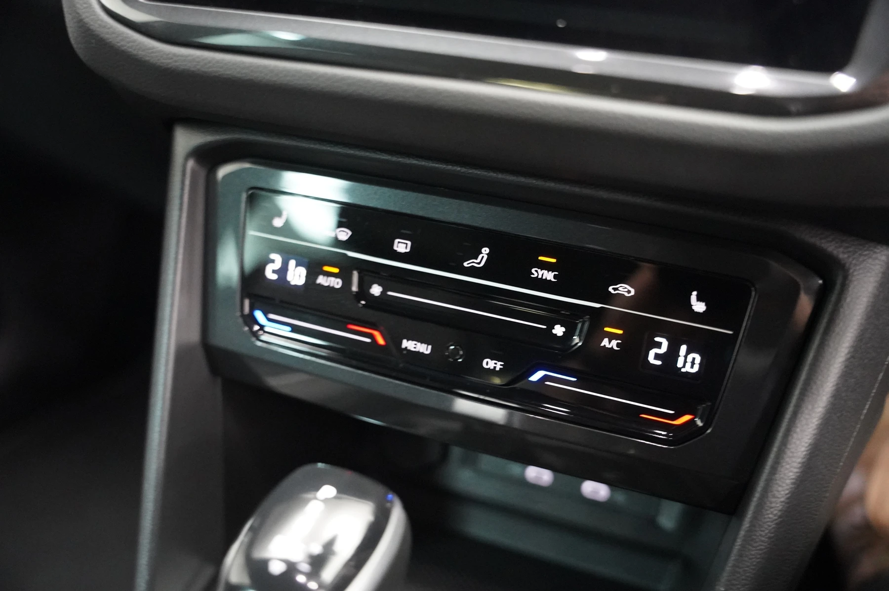 Volkswagen-Tiguan-image-23