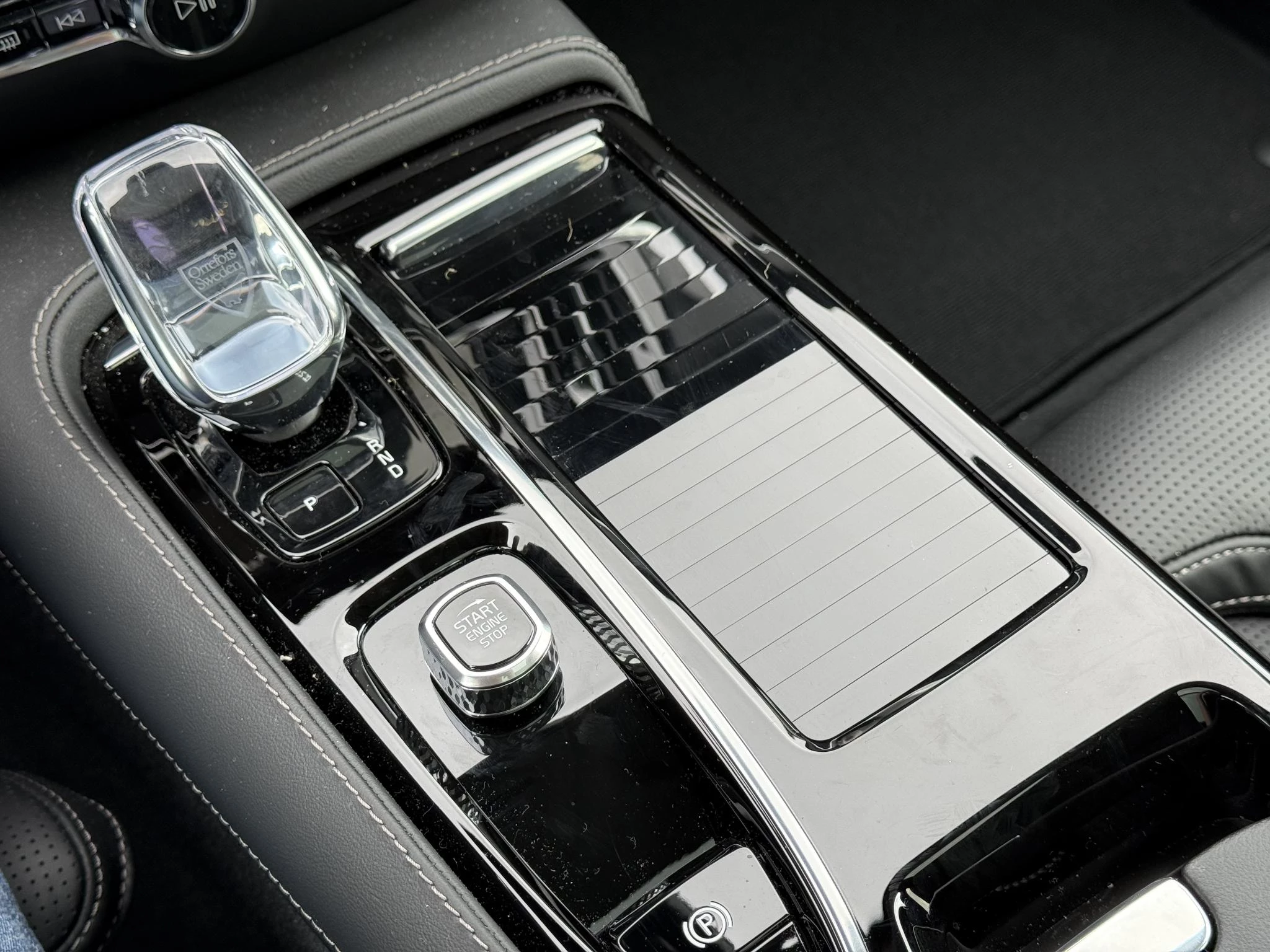 Volvo V60 T8 Plug-in hybrid AWD Ultra Dark
