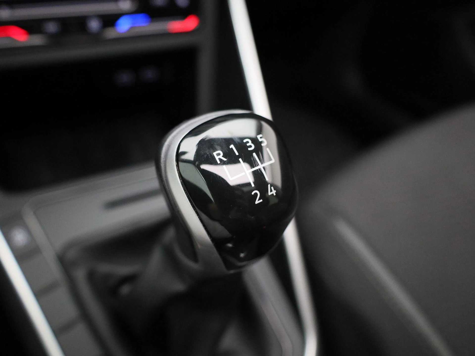 Volkswagen-Polo-image-25