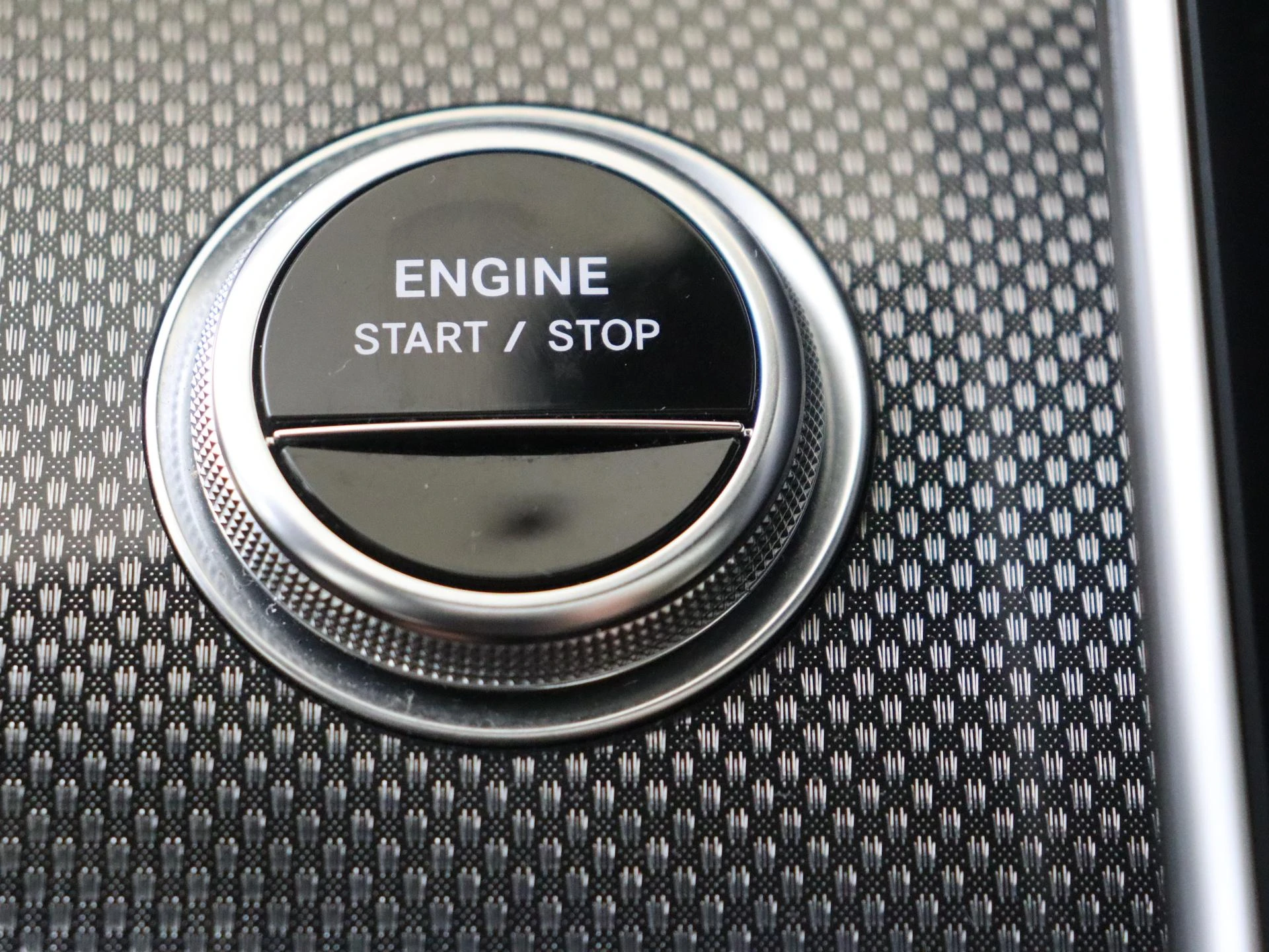 Mercedes-Benz-C-Klasse-image-21