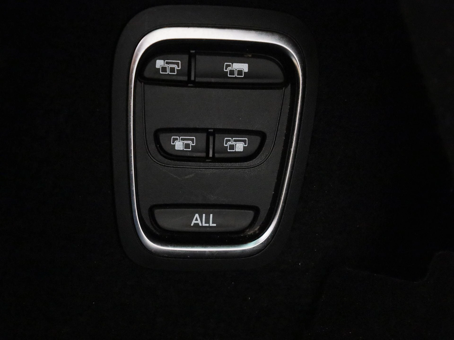 Renault Grand Scénic TCe 140 EDC GPF Black Edition 7P