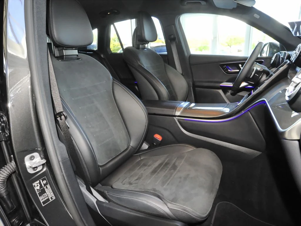 Mercedes-Benz-GLC 300 d-image-11