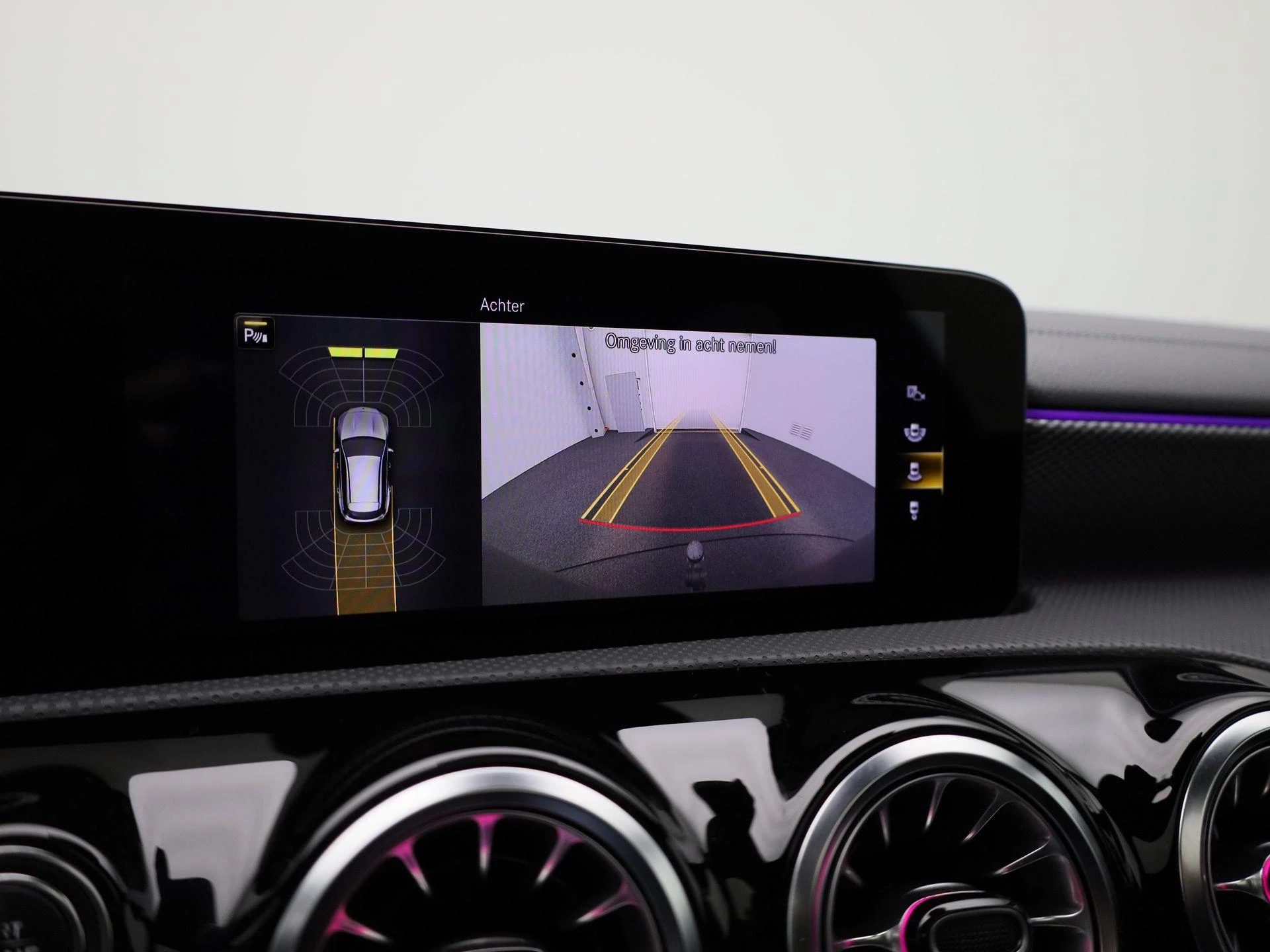 Mercedes-Benz-CLA-image-33