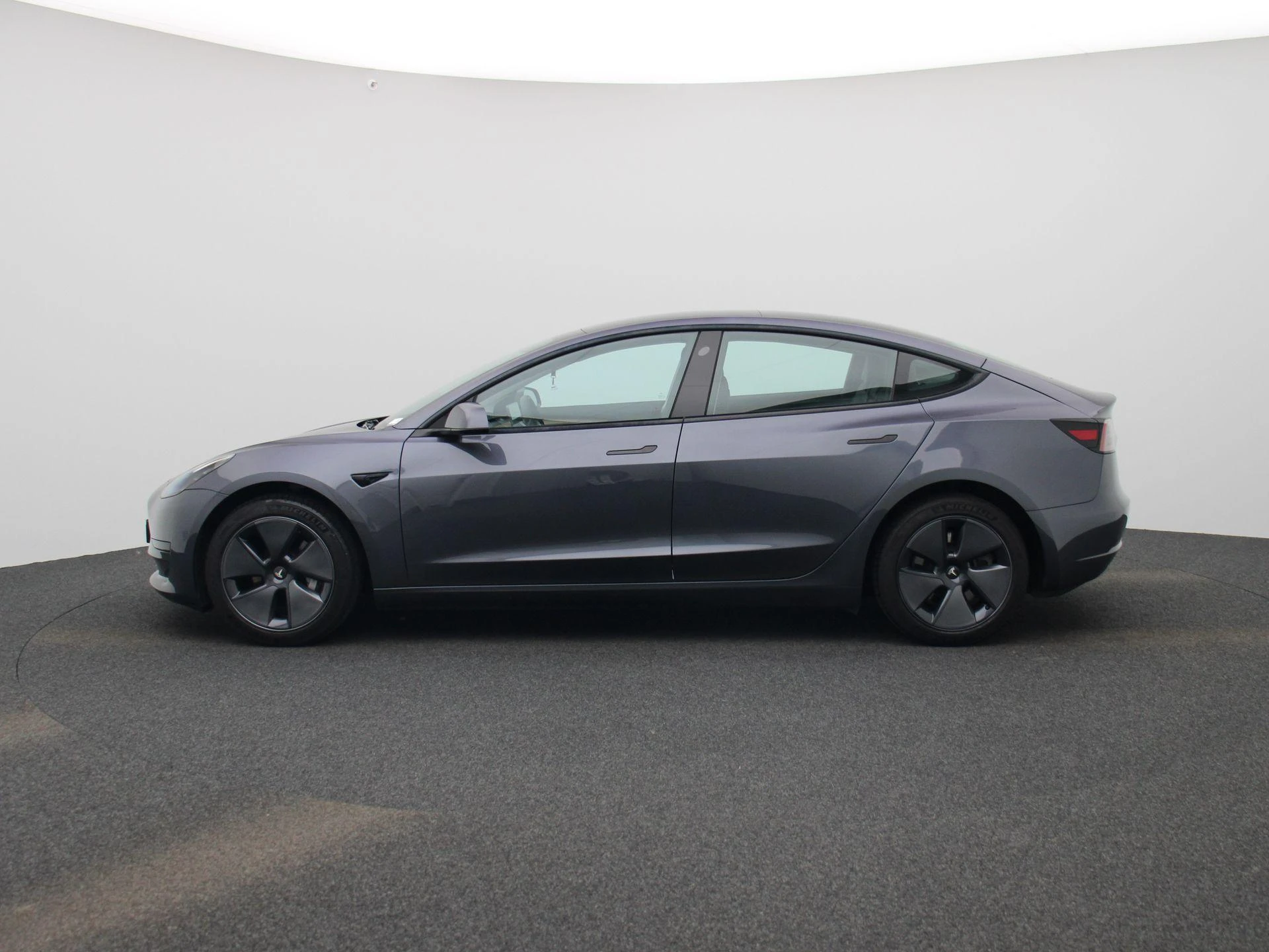 Tesla Model 3 Standard Range Autopilot