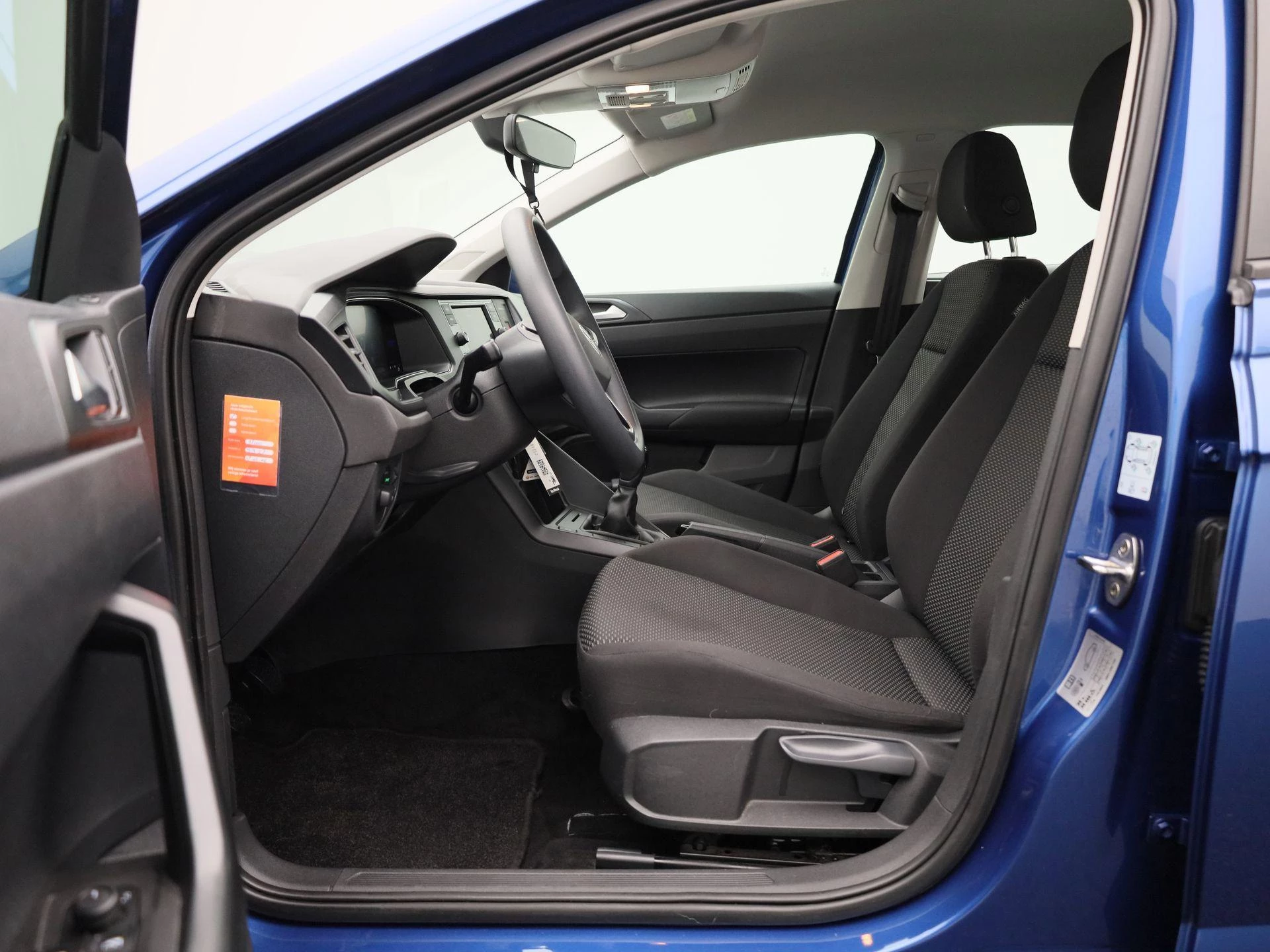 Volkswagen-Polo-image-10