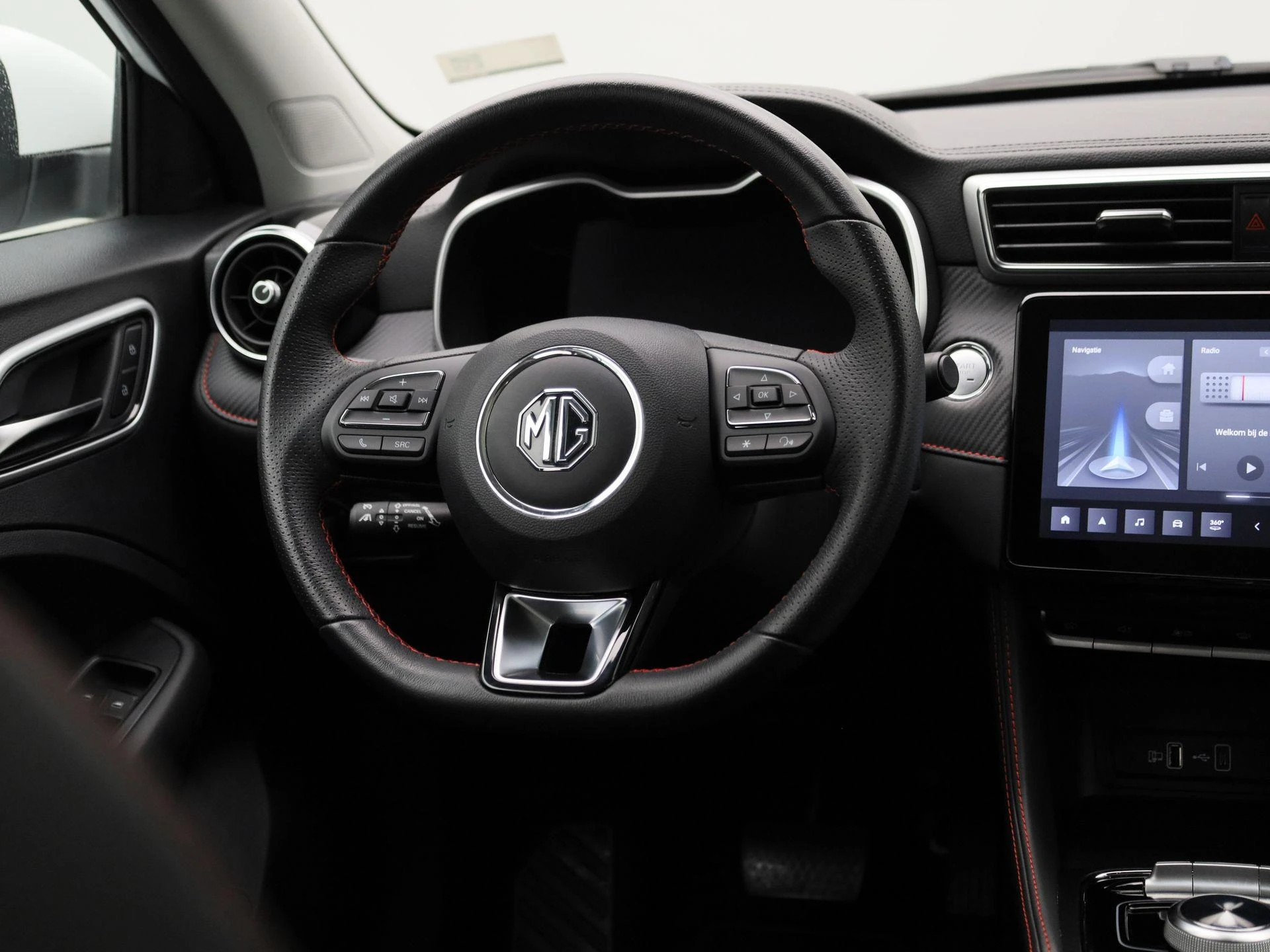MG ZS EV - 10