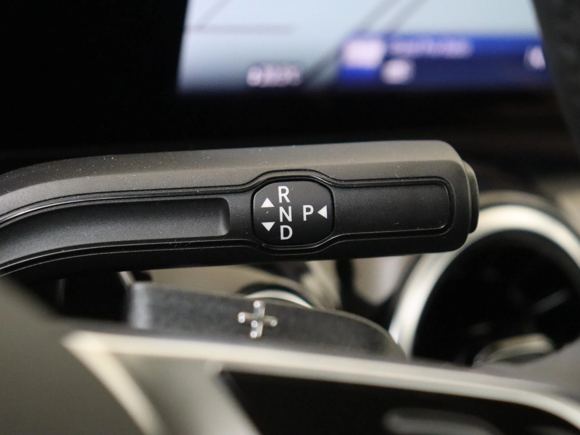 Mercedes-Benz-GLA-image-17