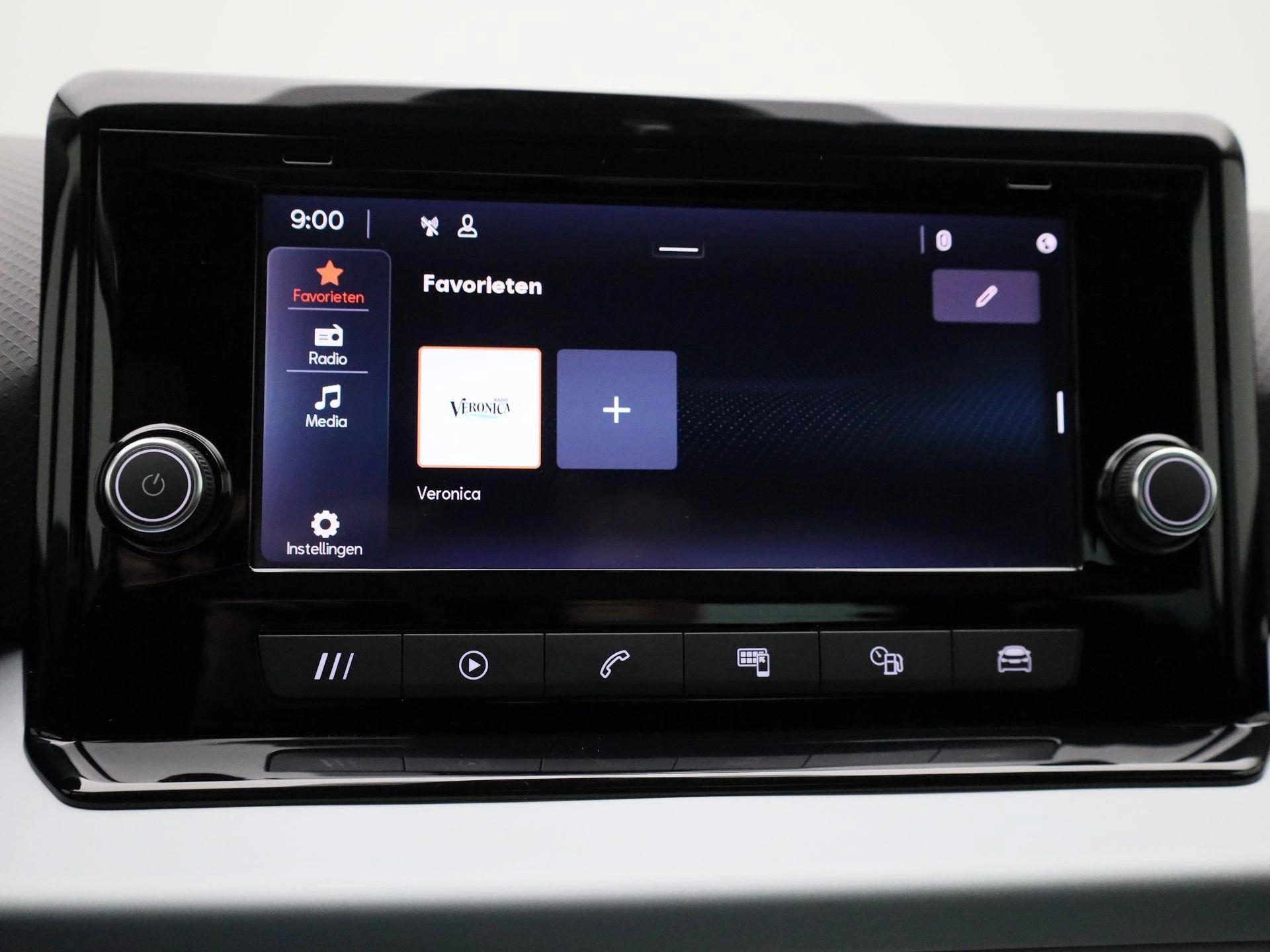 SEAT-Arona-image-15