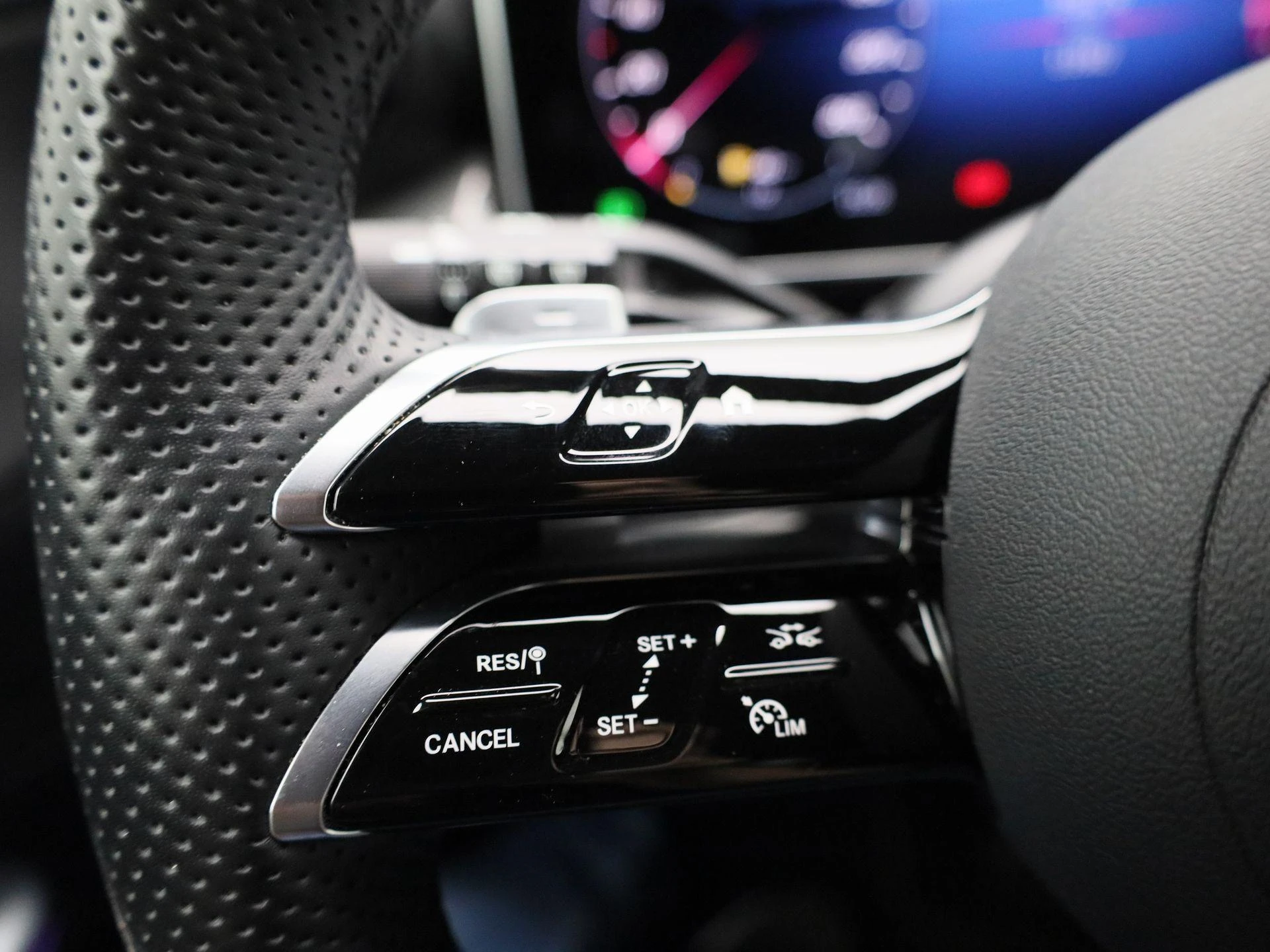 Mercedes-Benz-GLC-image-19