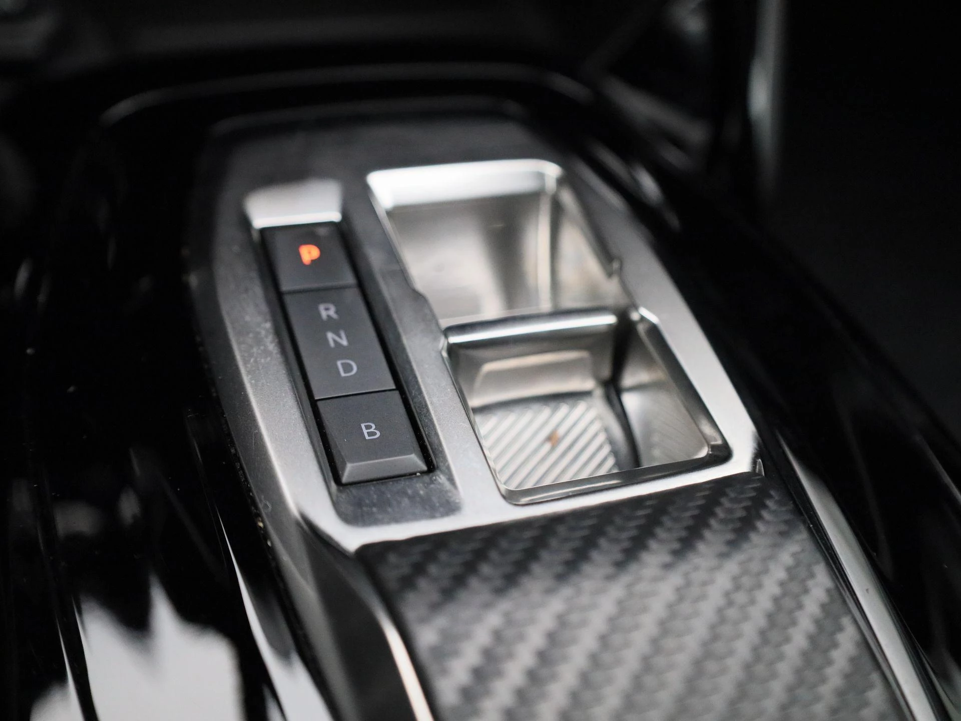 Peugeot-e-208-image-21