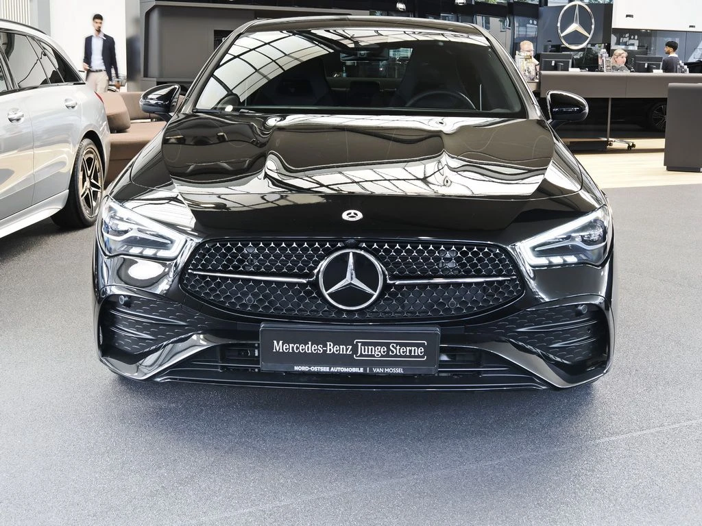 Mercedes-Benz-CLA 200-image-3